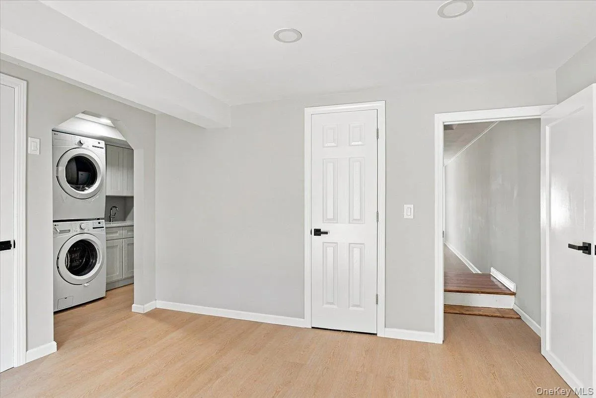 13534 117th Street, New York, NY, 3 Bedrooms Bedrooms, 8 Rooms Rooms,1 BathroomBathrooms,Residential,For Rent,117th,0,1034000 13534 117th Street, New York, NY, 3 Bedrooms Bedrooms, 8 Rooms Rooms,1 BathroomBathrooms,Residential,For Rent,117th,0,1034000