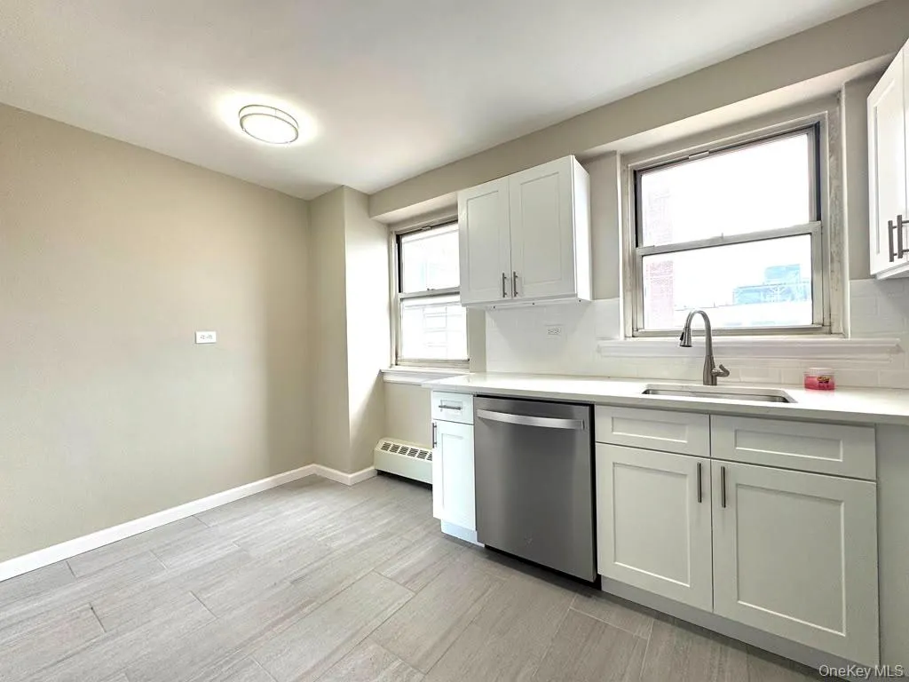 8900 170th Street, New York, NY, 2 Bedrooms Bedrooms, 5 Rooms Rooms,1 BathroomBathrooms,Residential,For Rent,170th,0,1034004 8900 170th Street, New York, NY, 2 Bedrooms Bedrooms, 5 Rooms Rooms,1 BathroomBathrooms,Residential,For Rent,170th,0,1034004