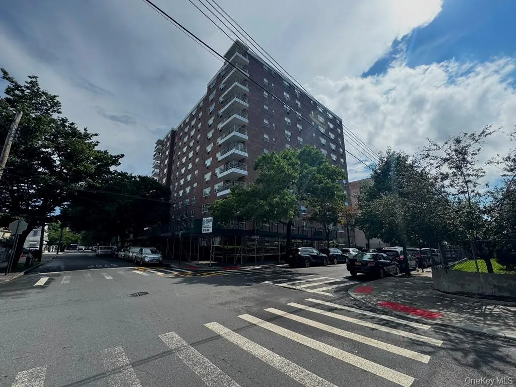 8900 170th Street, New York, NY, 2 Bedrooms Bedrooms, 5 Rooms Rooms,1 BathroomBathrooms,Residential,For Rent,170th,0,1034004 8900 170th Street, New York, NY, 2 Bedrooms Bedrooms, 5 Rooms Rooms,1 BathroomBathrooms,Residential,For Rent,170th,0,1034004