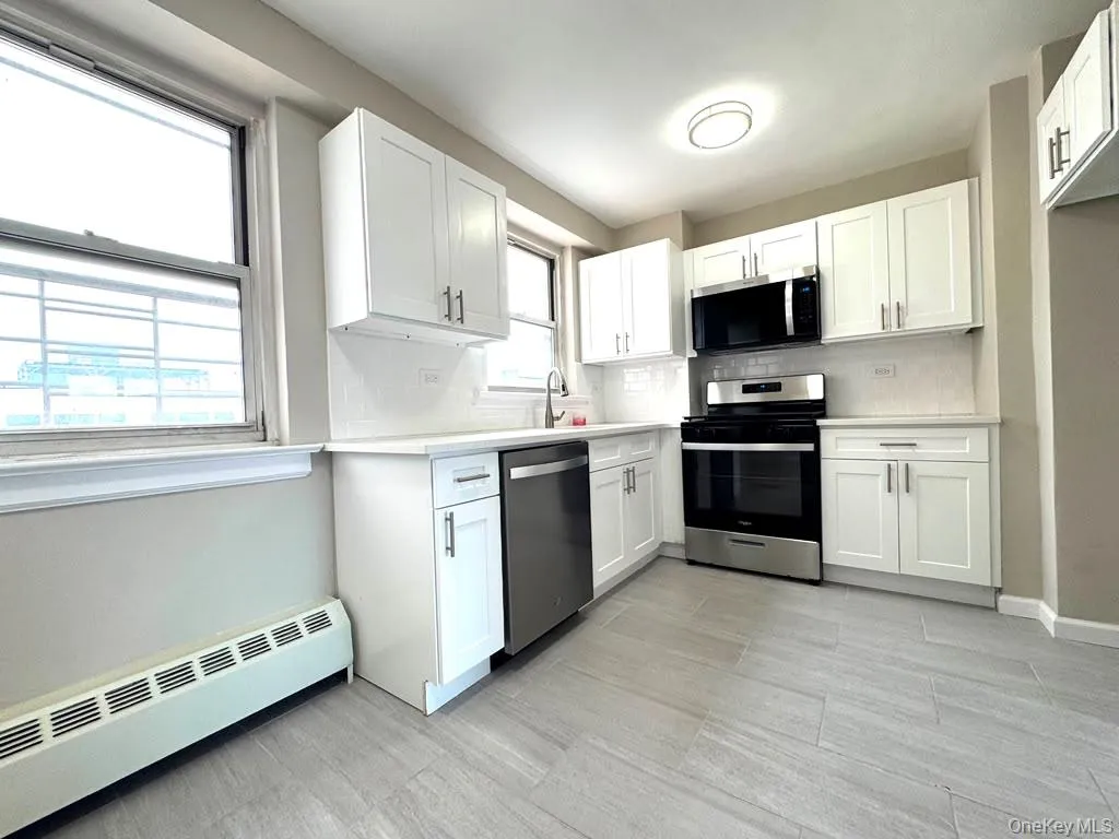 8900 170th Street, New York, NY, 2 Bedrooms Bedrooms, 5 Rooms Rooms,1 BathroomBathrooms,Residential,For Rent,170th,0,1034004 8900 170th Street, New York, NY, 2 Bedrooms Bedrooms, 5 Rooms Rooms,1 BathroomBathrooms,Residential,For Rent,170th,0,1034004