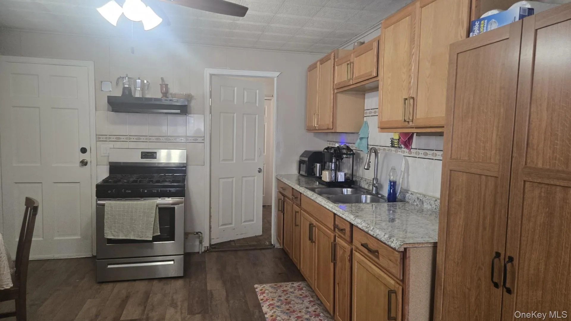 187 Crooked Hill Road, Islip, NY, 3 Bedrooms Bedrooms, 7 Rooms Rooms,2 BathroomsBathrooms,Residential,For Rent,Crooked Hill,0,1034007 187 Crooked Hill Road, Islip, NY, 3 Bedrooms Bedrooms, 7 Rooms Rooms,2 BathroomsBathrooms,Residential,For Rent,Crooked Hill,0,1034007