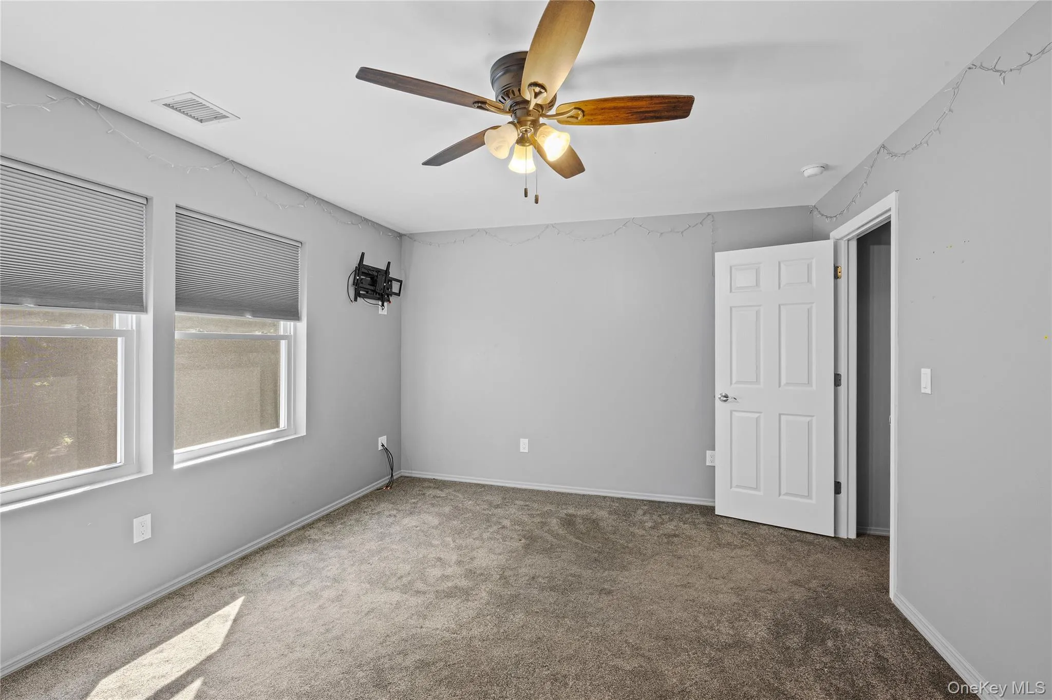 141 Fire Lane, Riverhead, NY, 4 Bedrooms Bedrooms, 9 Rooms Rooms,2 BathroomsBathrooms,Residential,For Rent,Fire,0,1034015 141 Fire Lane, Riverhead, NY, 4 Bedrooms Bedrooms, 9 Rooms Rooms,2 BathroomsBathrooms,Residential,For Rent,Fire,0,1034015