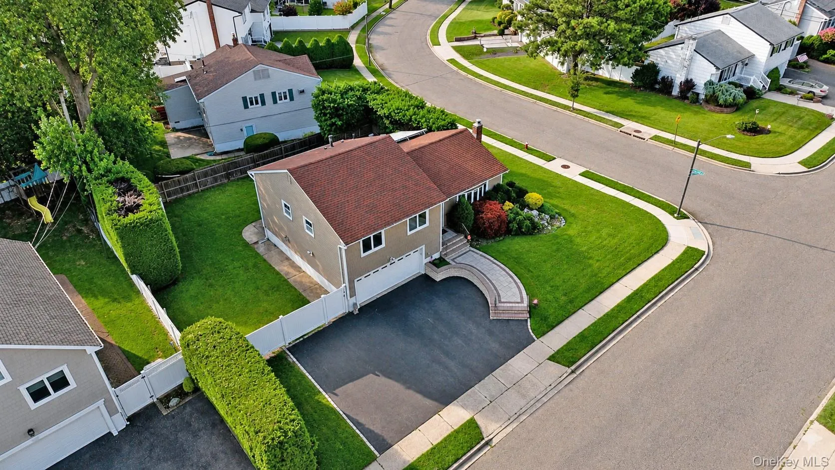 Large side yard. Large side yard.