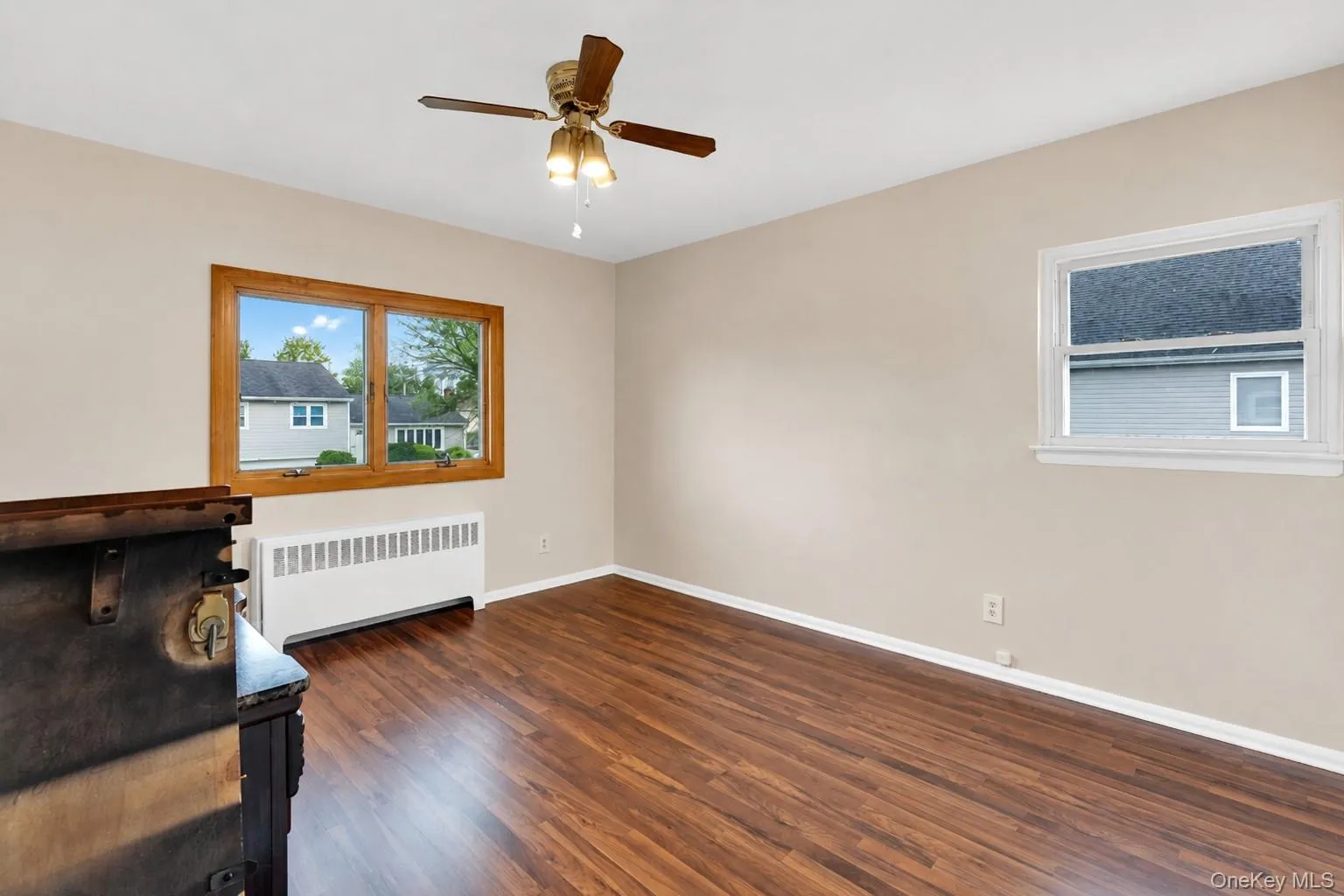 Large 2nd Bedroom on the second floor Large 2nd Bedroom on the second floor