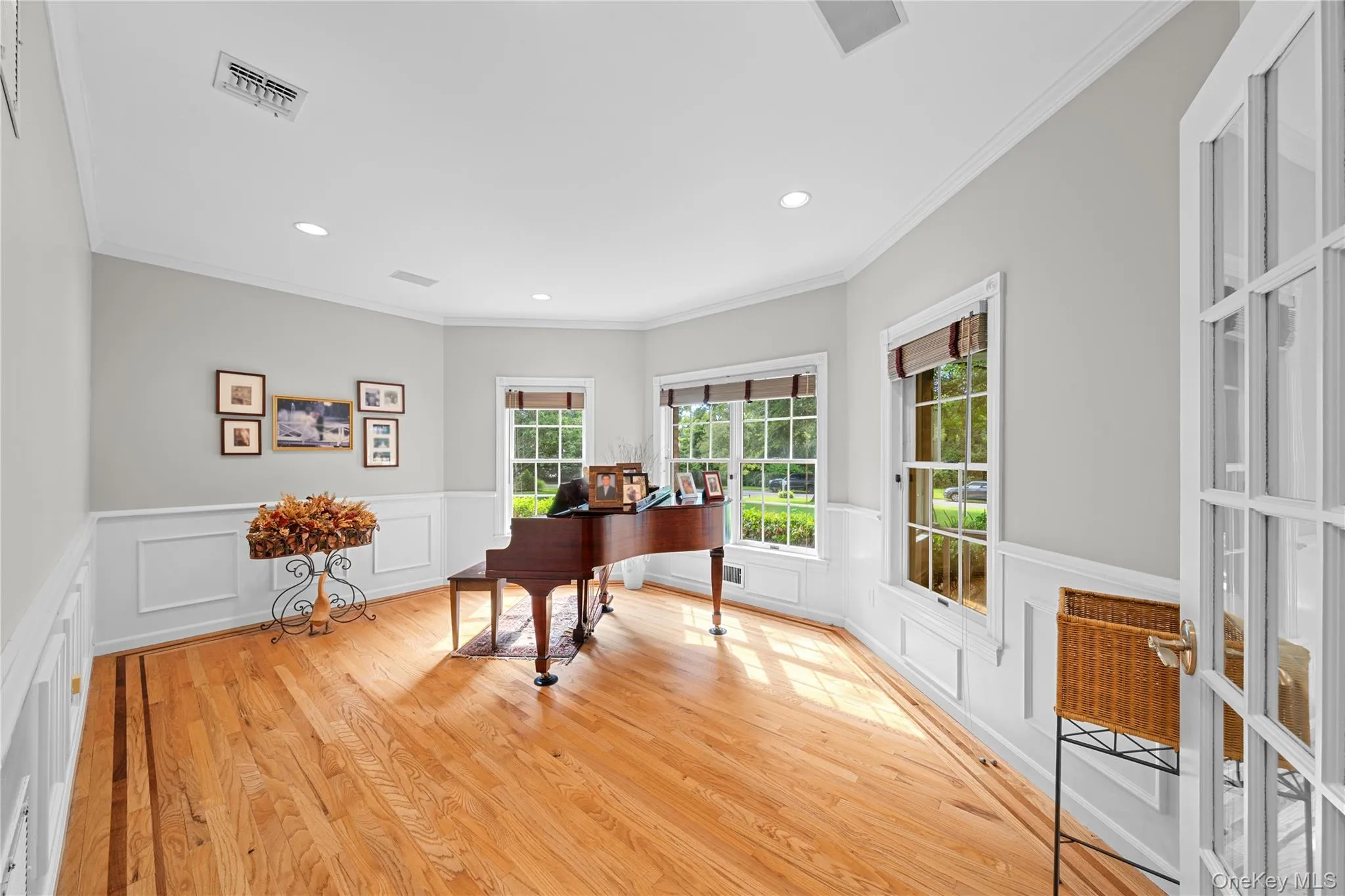 17 Hunt Court, Oyster Bay, NY, 6 Bedrooms Bedrooms, 12 Rooms Rooms,5 BathroomsBathrooms,Residential,For Rent,Hunt,0,1034020 17 Hunt Court, Oyster Bay, NY, 6 Bedrooms Bedrooms, 12 Rooms Rooms,5 BathroomsBathrooms,Residential,For Rent,Hunt,0,1034020