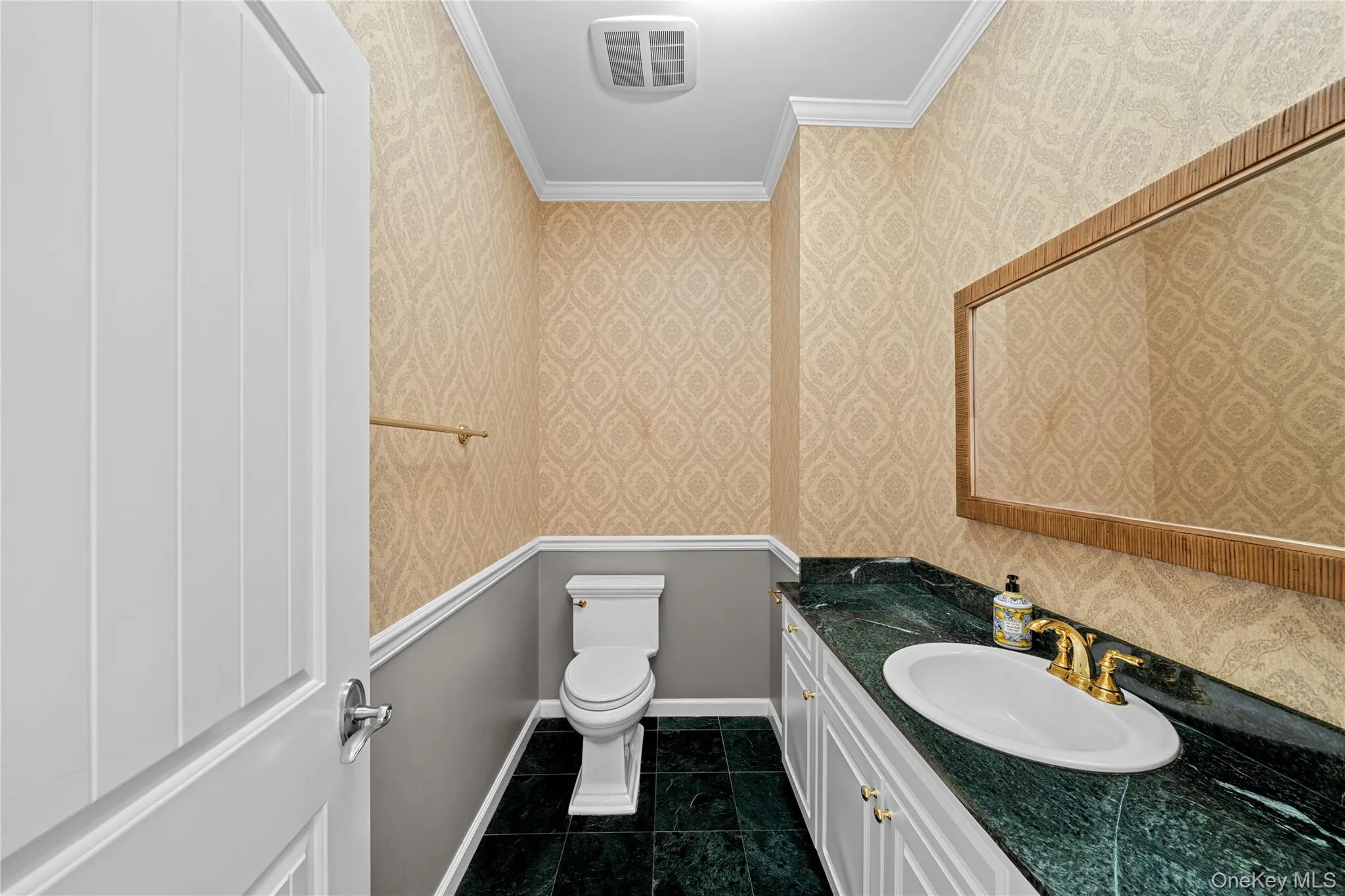 17 Hunt Court, Oyster Bay, NY, 6 Bedrooms Bedrooms, 12 Rooms Rooms,5 BathroomsBathrooms,Residential,For Rent,Hunt,0,1034020 17 Hunt Court, Oyster Bay, NY, 6 Bedrooms Bedrooms, 12 Rooms Rooms,5 BathroomsBathrooms,Residential,For Rent,Hunt,0,1034020