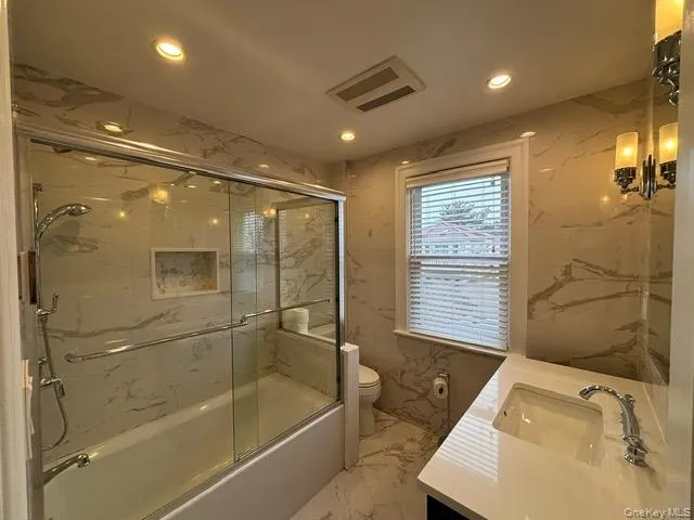 38-23 219th Street, New York, NY, 2 Bedrooms Bedrooms, 4 Rooms Rooms,1 BathroomBathrooms,Residential Lease,For Rent,219th,0,1034021 38-23 219th Street, New York, NY, 2 Bedrooms Bedrooms, 4 Rooms Rooms,1 BathroomBathrooms,Residential Lease,For Rent,219th,0,1034021
