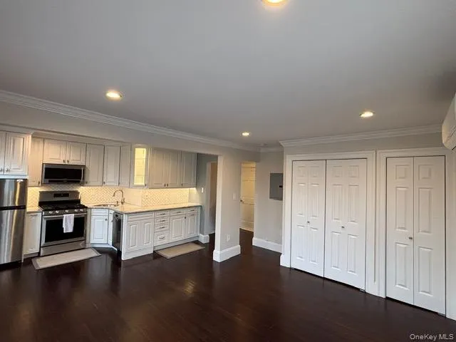 38-23 219th Street, New York, NY, 2 Bedrooms Bedrooms, 4 Rooms Rooms,1 BathroomBathrooms,Residential Lease,For Rent,219th,0,1034021 38-23 219th Street, New York, NY, 2 Bedrooms Bedrooms, 4 Rooms Rooms,1 BathroomBathrooms,Residential Lease,For Rent,219th,0,1034021