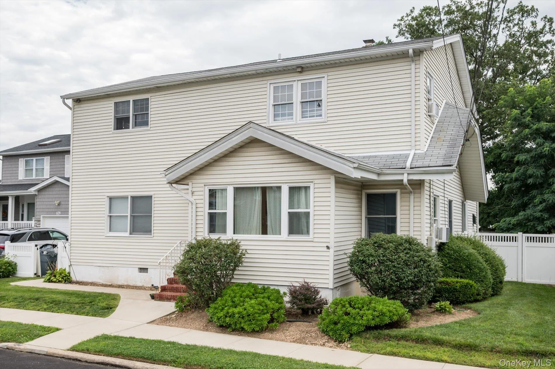 1135 Ruth Place, Hempstead, NY, 5 Bedrooms Bedrooms, 10 Rooms Rooms,2 BathroomsBathrooms,Residential,For Rent,Ruth,0,1034022 1135 Ruth Place, Hempstead, NY, 5 Bedrooms Bedrooms, 10 Rooms Rooms,2 BathroomsBathrooms,Residential,For Rent,Ruth,0,1034022