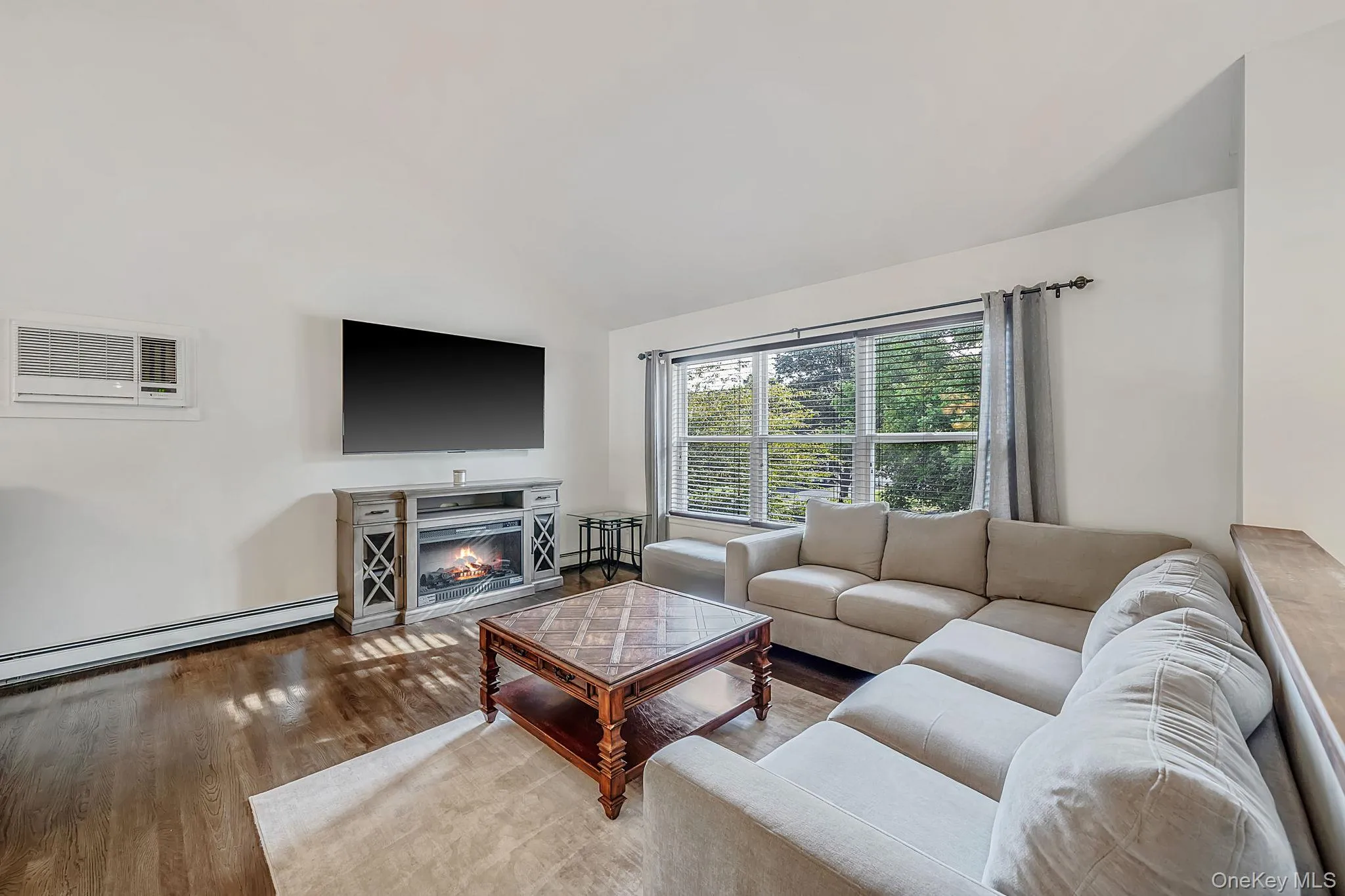 20 Nicole Lane, Brookhaven, NY, 4 Bedrooms Bedrooms, 8 Rooms Rooms,3 BathroomsBathrooms,Residential,For Rent,Nicole,0,1034025 20 Nicole Lane, Brookhaven, NY, 4 Bedrooms Bedrooms, 8 Rooms Rooms,3 BathroomsBathrooms,Residential,For Rent,Nicole,0,1034025