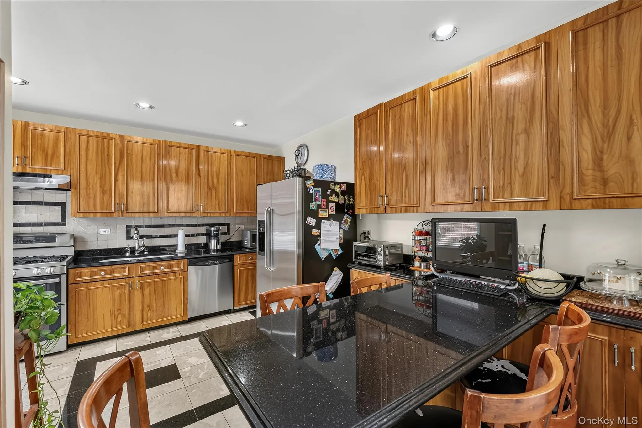 2218 Holland Avenue, New York, NY, 3 Bedrooms Bedrooms, 8 Rooms Rooms,2 BathroomsBathrooms,Residential,For Rent,Holland,0,1034028 2218 Holland Avenue, New York, NY, 3 Bedrooms Bedrooms, 8 Rooms Rooms,2 BathroomsBathrooms,Residential,For Rent,Holland,0,1034028