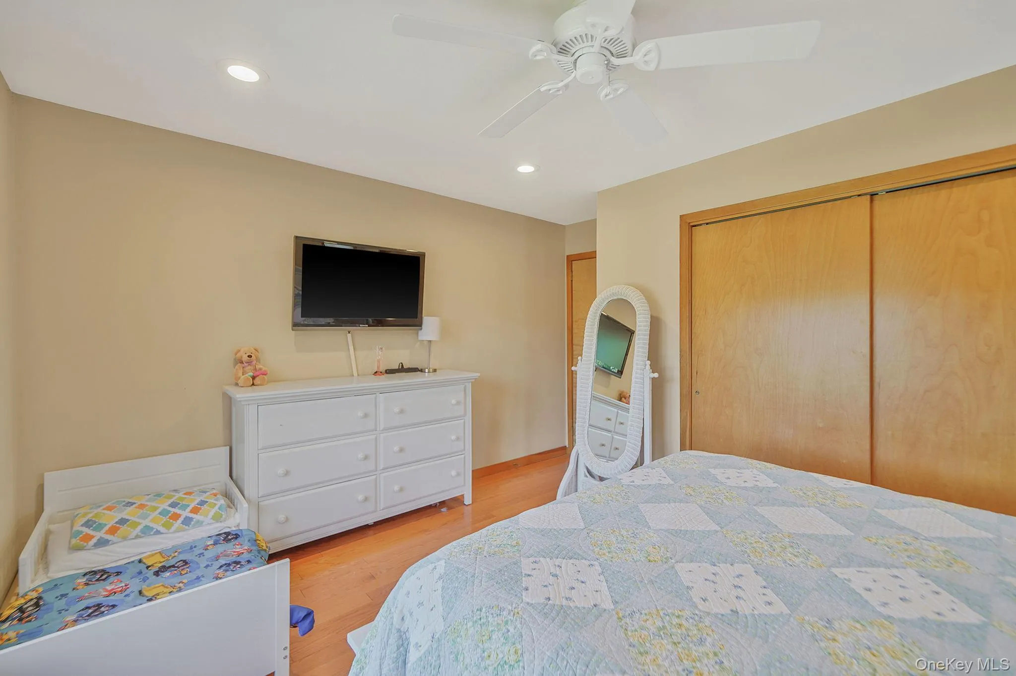 29 Seacove Lane, Riverhead, NY, 6 Bedrooms Bedrooms, 15 Rooms Rooms,4 BathroomsBathrooms,Residential,For Rent,Seacove,0,1034035 29 Seacove Lane, Riverhead, NY, 6 Bedrooms Bedrooms, 15 Rooms Rooms,4 BathroomsBathrooms,Residential,For Rent,Seacove,0,1034035