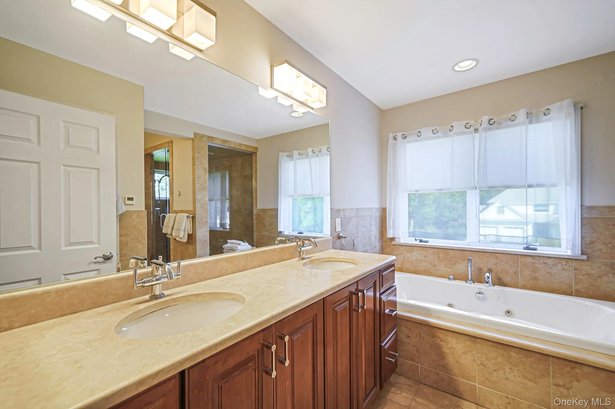 29 Seacove Lane, Riverhead, NY, 6 Bedrooms Bedrooms, 15 Rooms Rooms,4 BathroomsBathrooms,Residential,For Rent,Seacove,0,1034035 29 Seacove Lane, Riverhead, NY, 6 Bedrooms Bedrooms, 15 Rooms Rooms,4 BathroomsBathrooms,Residential,For Rent,Seacove,0,1034035