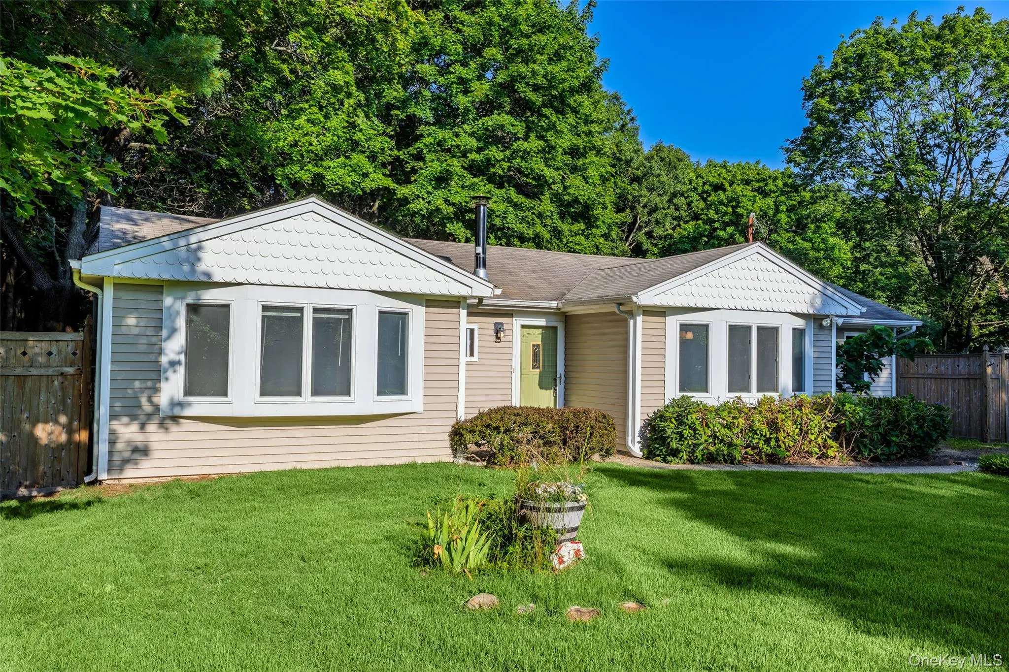 797 Waverly Avenue, Islip, NY, 3 Bedrooms Bedrooms, 6 Rooms Rooms,1 BathroomBathrooms,Residential,For Rent,Waverly,0,1034037 797 Waverly Avenue, Islip, NY, 3 Bedrooms Bedrooms, 6 Rooms Rooms,1 BathroomBathrooms,Residential,For Rent,Waverly,0,1034037