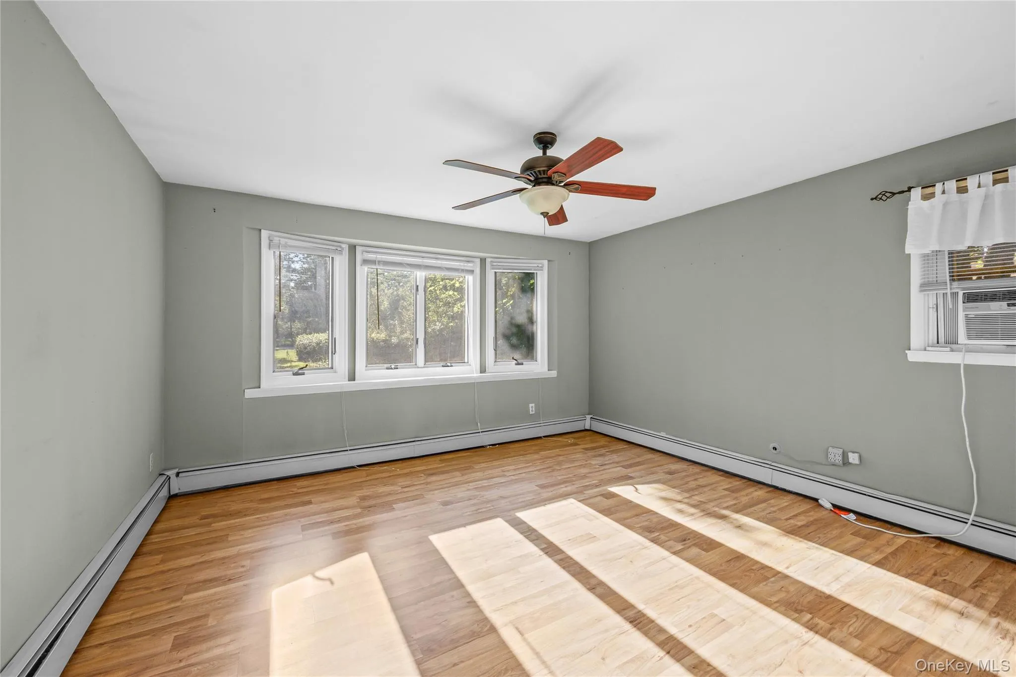 797 Waverly Avenue, Islip, NY, 3 Bedrooms Bedrooms, 6 Rooms Rooms,1 BathroomBathrooms,Residential,For Rent,Waverly,0,1034037 797 Waverly Avenue, Islip, NY, 3 Bedrooms Bedrooms, 6 Rooms Rooms,1 BathroomBathrooms,Residential,For Rent,Waverly,0,1034037