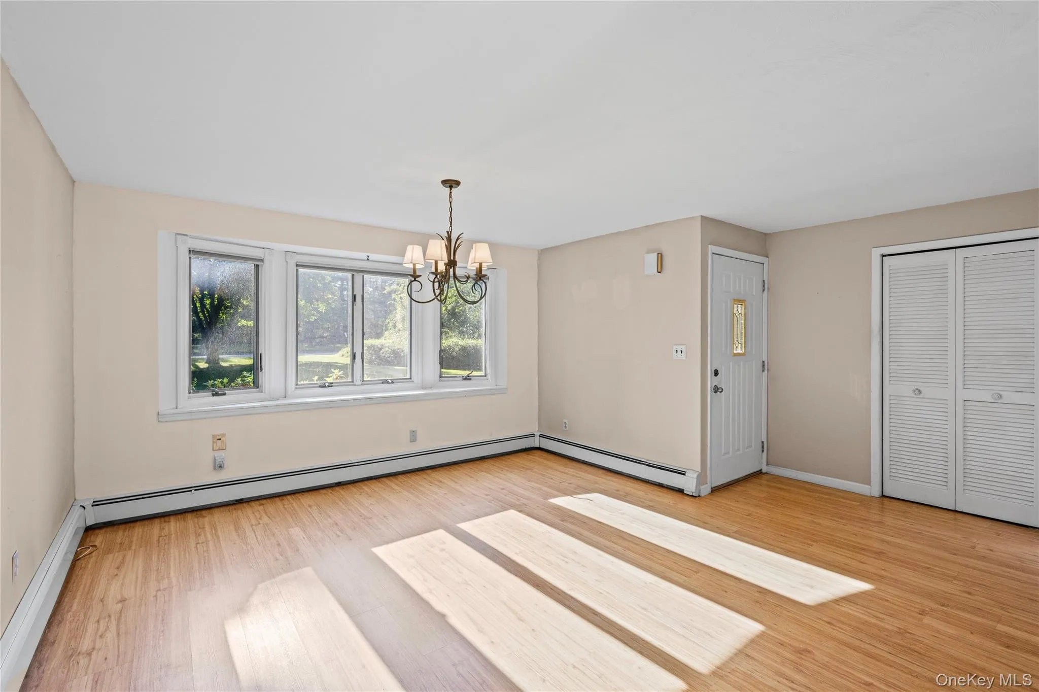 797 Waverly Avenue, Islip, NY, 3 Bedrooms Bedrooms, 6 Rooms Rooms,1 BathroomBathrooms,Residential,For Rent,Waverly,0,1034037 797 Waverly Avenue, Islip, NY, 3 Bedrooms Bedrooms, 6 Rooms Rooms,1 BathroomBathrooms,Residential,For Rent,Waverly,0,1034037