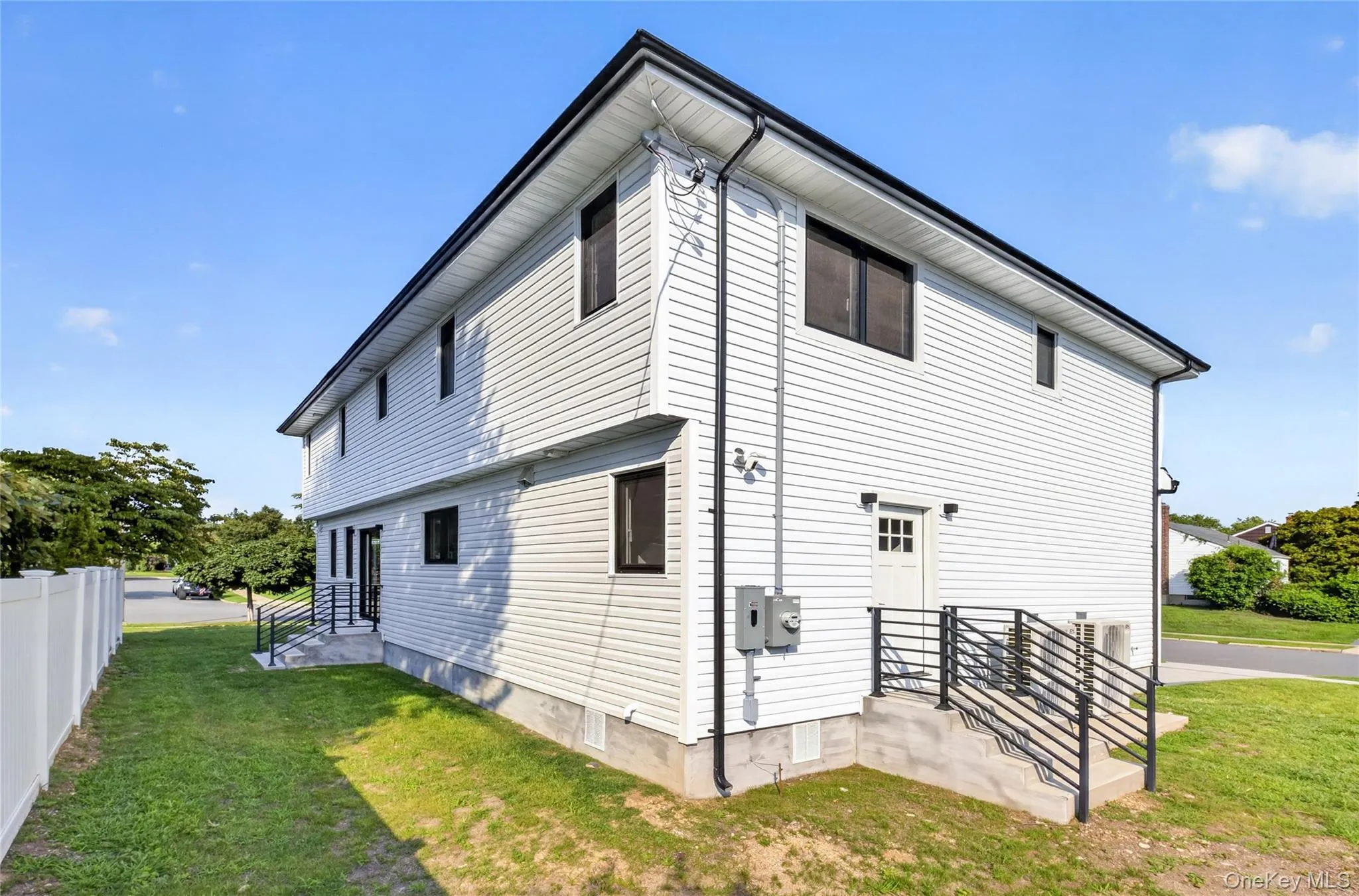 2 Lee Place, Oyster Bay, NY, 5 Bedrooms Bedrooms, 10 Rooms Rooms,4 BathroomsBathrooms,Residential,For Rent,Lee,0,1034045 2 Lee Place, Oyster Bay, NY, 5 Bedrooms Bedrooms, 10 Rooms Rooms,4 BathroomsBathrooms,Residential,For Rent,Lee,0,1034045