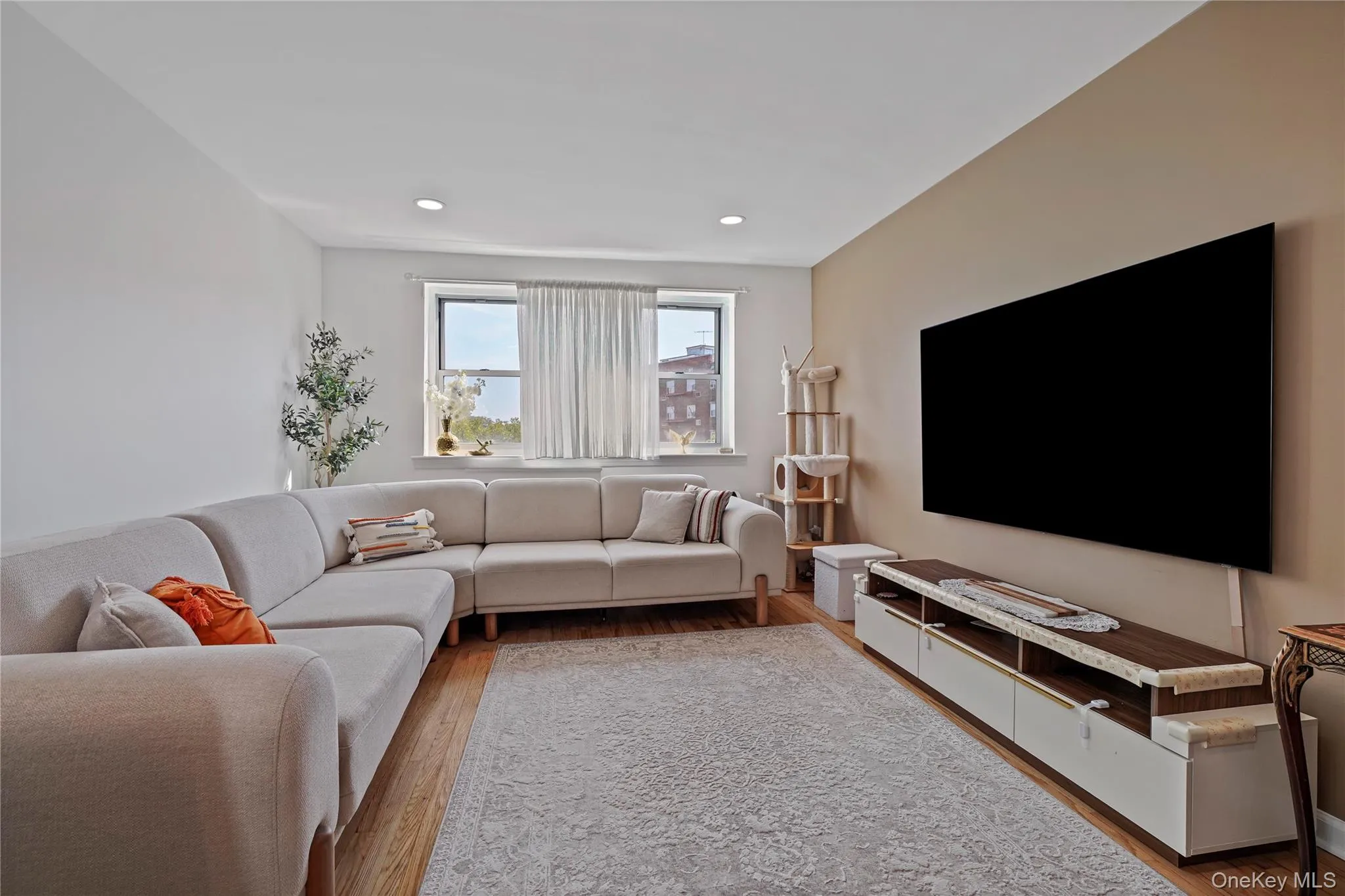 151-25 88th Street, New York, NY, 2 Bedrooms Bedrooms, 4 Rooms Rooms,1 BathroomBathrooms,Residential,For Rent,88th,0,1034053 151-25 88th Street, New York, NY, 2 Bedrooms Bedrooms, 4 Rooms Rooms,1 BathroomBathrooms,Residential,For Rent,88th,0,1034053