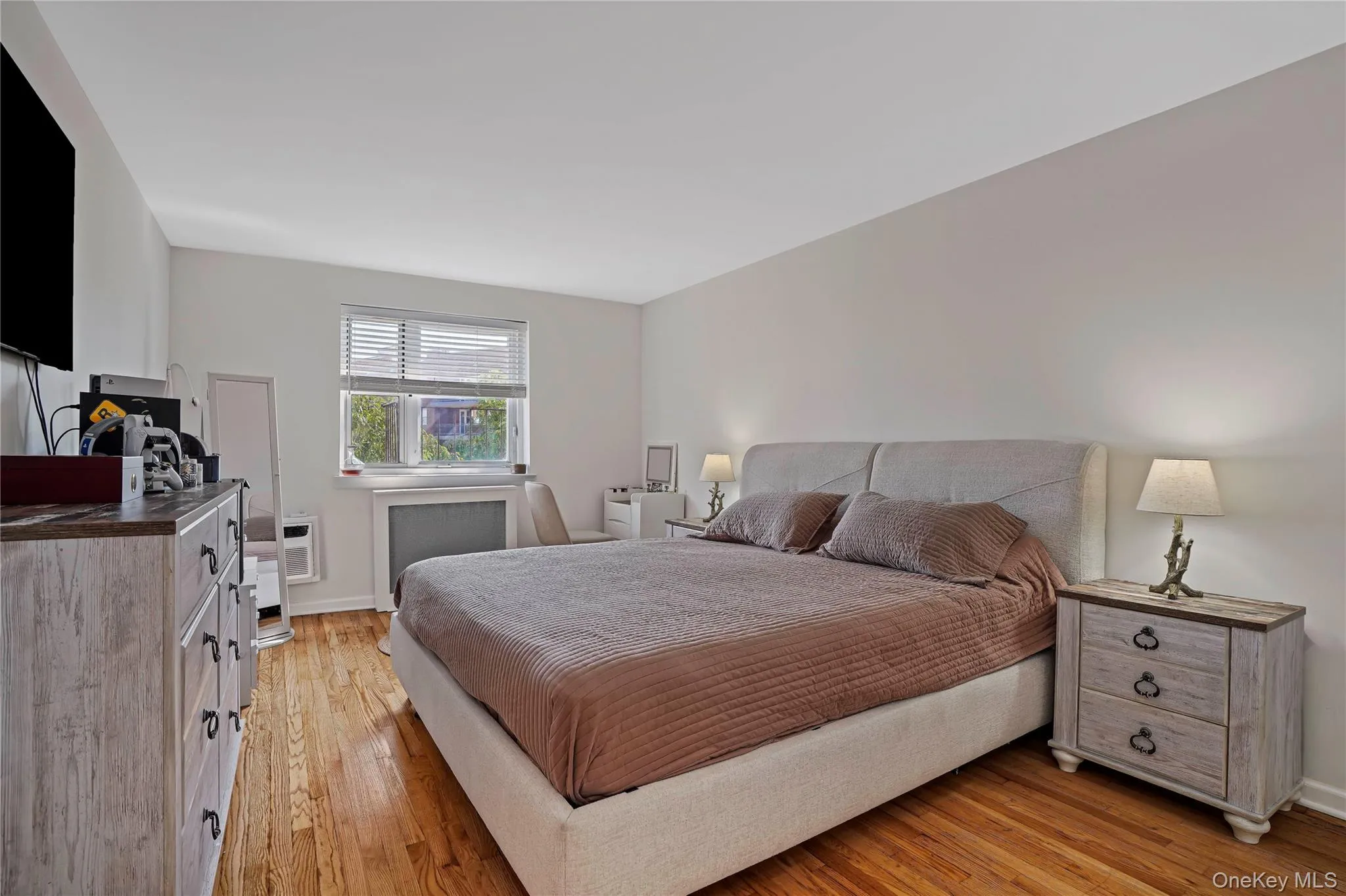 151-25 88th Street, New York, NY, 2 Bedrooms Bedrooms, 4 Rooms Rooms,1 BathroomBathrooms,Residential,For Rent,88th,0,1034053 151-25 88th Street, New York, NY, 2 Bedrooms Bedrooms, 4 Rooms Rooms,1 BathroomBathrooms,Residential,For Rent,88th,0,1034053