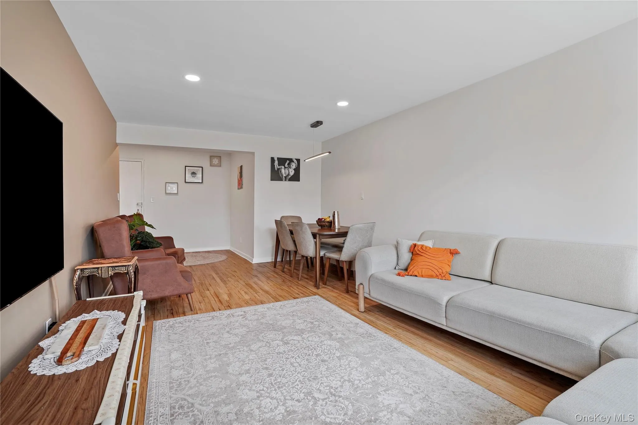 151-25 88th Street, New York, NY, 2 Bedrooms Bedrooms, 4 Rooms Rooms,1 BathroomBathrooms,Residential,For Rent,88th,0,1034053 151-25 88th Street, New York, NY, 2 Bedrooms Bedrooms, 4 Rooms Rooms,1 BathroomBathrooms,Residential,For Rent,88th,0,1034053
