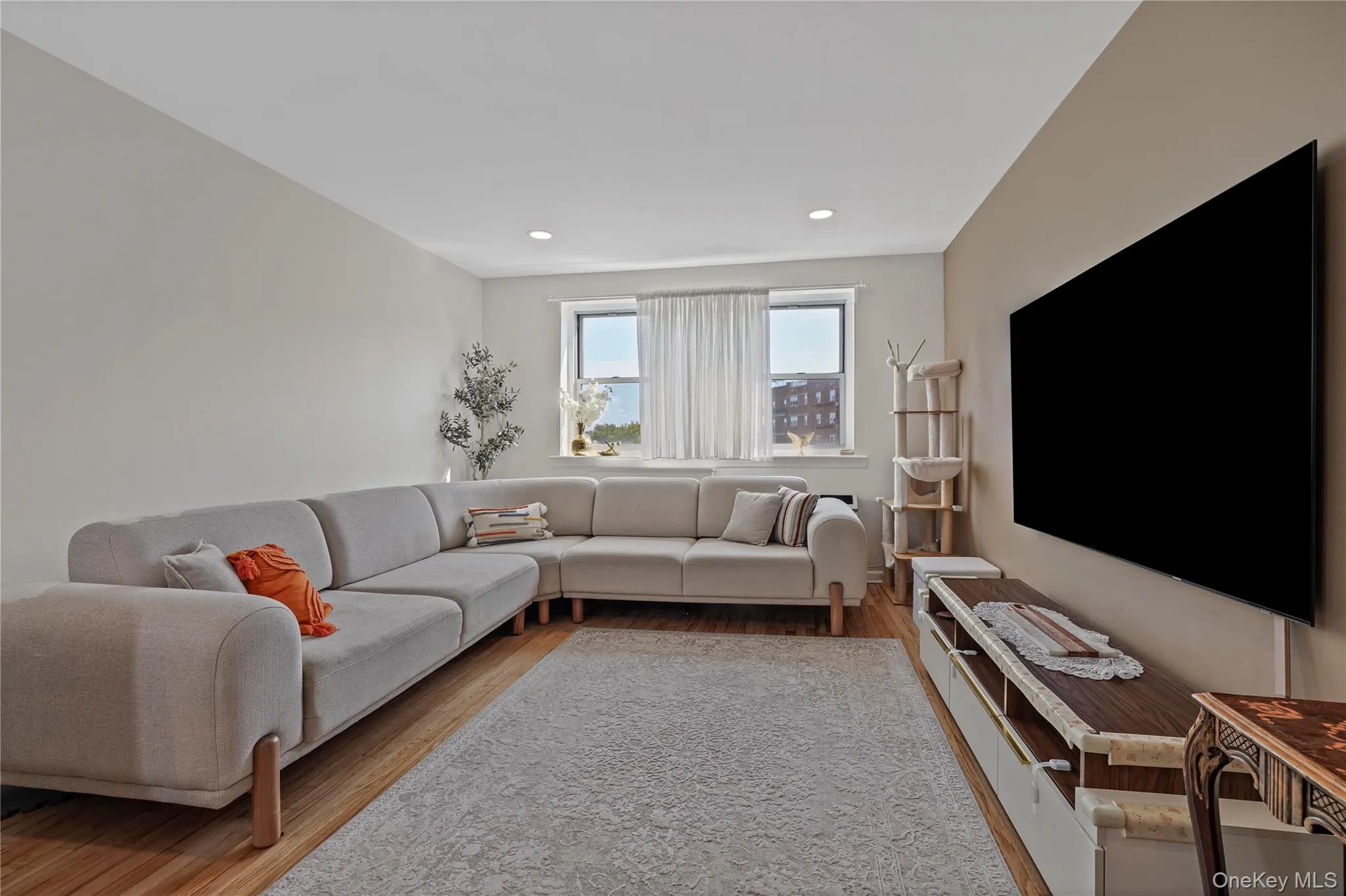 151-25 88th Street, New York, NY, 2 Bedrooms Bedrooms, 4 Rooms Rooms,1 BathroomBathrooms,Residential,For Rent,88th,0,1034053 151-25 88th Street, New York, NY, 2 Bedrooms Bedrooms, 4 Rooms Rooms,1 BathroomBathrooms,Residential,For Rent,88th,0,1034053