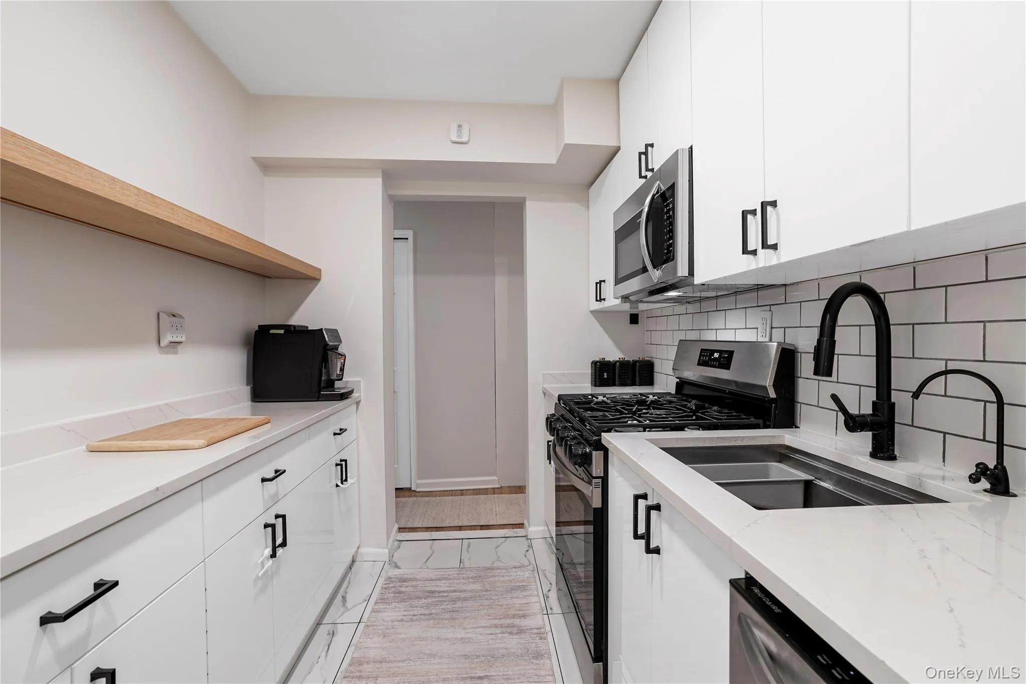 151-25 88th Street, New York, NY, 2 Bedrooms Bedrooms, 4 Rooms Rooms,1 BathroomBathrooms,Residential,For Rent,88th,0,1034053 151-25 88th Street, New York, NY, 2 Bedrooms Bedrooms, 4 Rooms Rooms,1 BathroomBathrooms,Residential,For Rent,88th,0,1034053