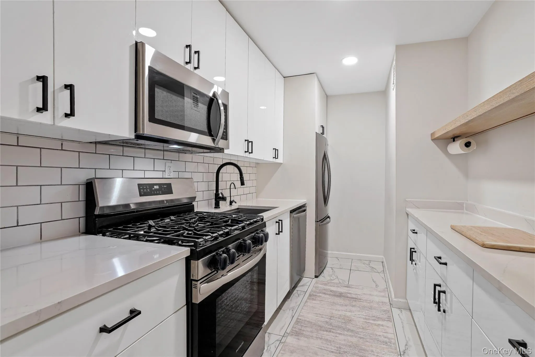 151-25 88th Street, New York, NY, 2 Bedrooms Bedrooms, 4 Rooms Rooms,1 BathroomBathrooms,Residential,For Rent,88th,0,1034053 151-25 88th Street, New York, NY, 2 Bedrooms Bedrooms, 4 Rooms Rooms,1 BathroomBathrooms,Residential,For Rent,88th,0,1034053