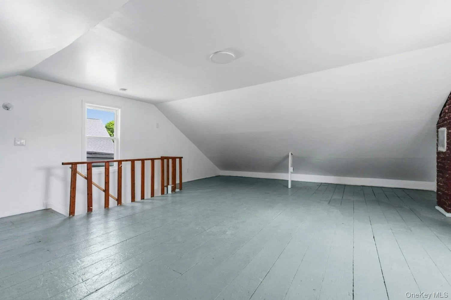bonus walk-up attic space —extra storage all tucked awayupstairs. bonus walk-up attic space —extra storage all tucked awayupstairs.