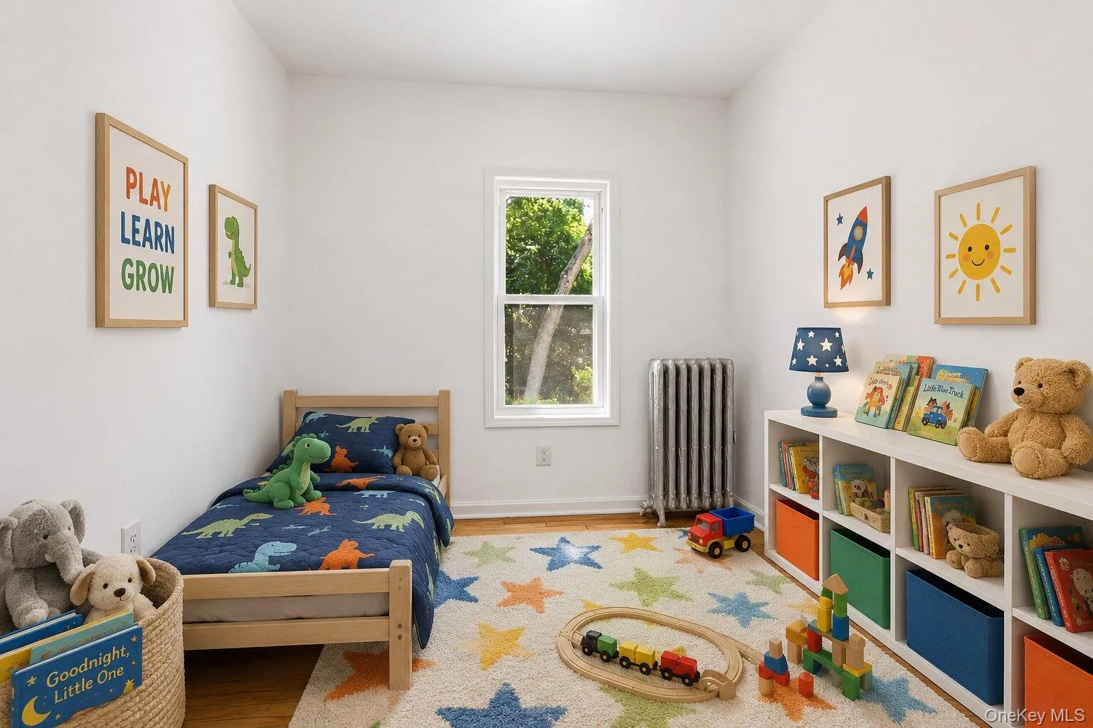 Virtually Staged Wellproportioned bedroomproviding space for fullfurnishings and additionalseating if desired. Virtually Staged Wellproportioned bedroomproviding space for fullfurnishings and additionalseating if desired.