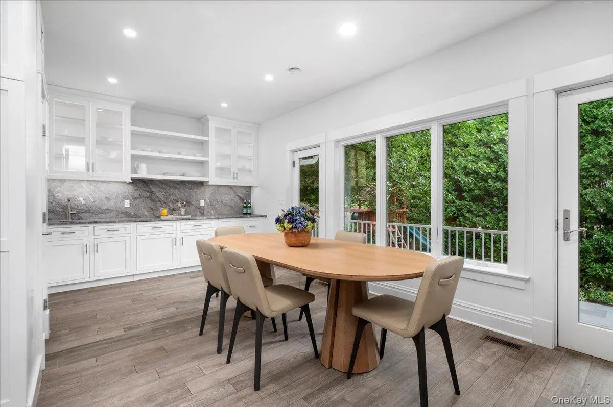 10 Wildwood Road, Mamaroneck, NY, 5 Bedrooms Bedrooms, 8 Rooms Rooms,3 BathroomsBathrooms,Residential,For Rent,Wildwood,0,1034061 10 Wildwood Road, Mamaroneck, NY, 5 Bedrooms Bedrooms, 8 Rooms Rooms,3 BathroomsBathrooms,Residential,For Rent,Wildwood,0,1034061