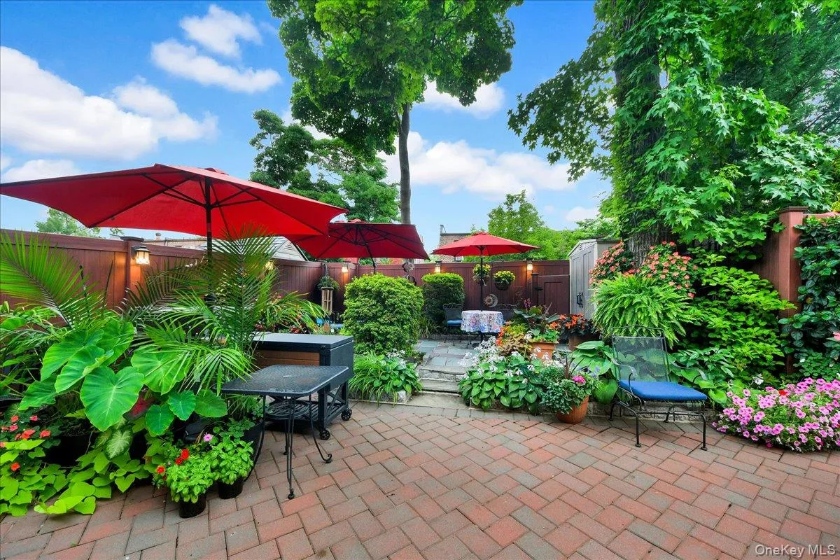 1904 Tenbroeck Avenue, New York, NY, 3 Bedrooms Bedrooms, 11 Rooms Rooms,2 BathroomsBathrooms,Residential,For Rent,Tenbroeck,0,1034068 1904 Tenbroeck Avenue, New York, NY, 3 Bedrooms Bedrooms, 11 Rooms Rooms,2 BathroomsBathrooms,Residential,For Rent,Tenbroeck,0,1034068