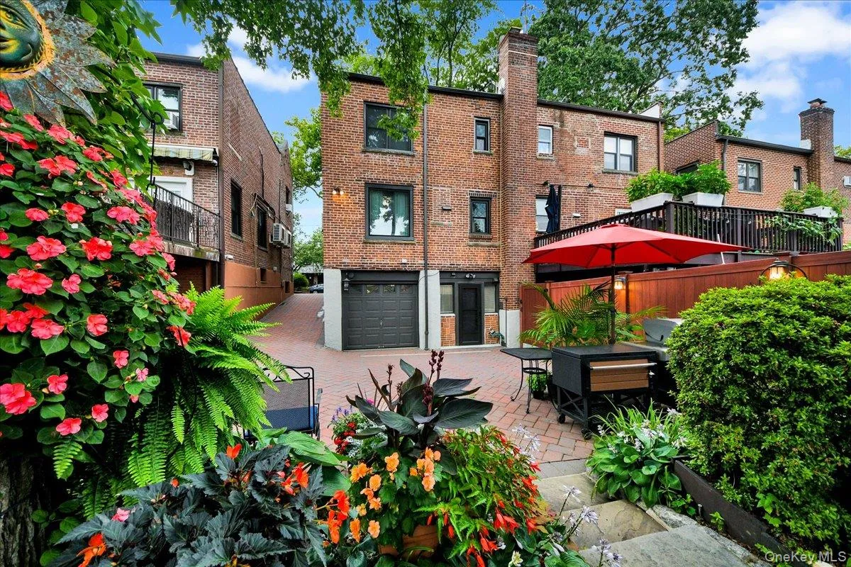 1904 Tenbroeck Avenue, New York, NY, 3 Bedrooms Bedrooms, 11 Rooms Rooms,2 BathroomsBathrooms,Residential,For Rent,Tenbroeck,0,1034068 1904 Tenbroeck Avenue, New York, NY, 3 Bedrooms Bedrooms, 11 Rooms Rooms,2 BathroomsBathrooms,Residential,For Rent,Tenbroeck,0,1034068
