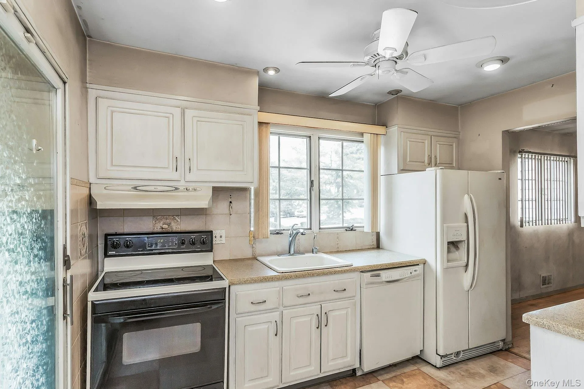 8 Gerhard Road, Oyster Bay, NY, 3 Bedrooms Bedrooms, 5 Rooms Rooms,2 BathroomsBathrooms,Residential,For Rent,Gerhard,0,1034073 8 Gerhard Road, Oyster Bay, NY, 3 Bedrooms Bedrooms, 5 Rooms Rooms,2 BathroomsBathrooms,Residential,For Rent,Gerhard,0,1034073