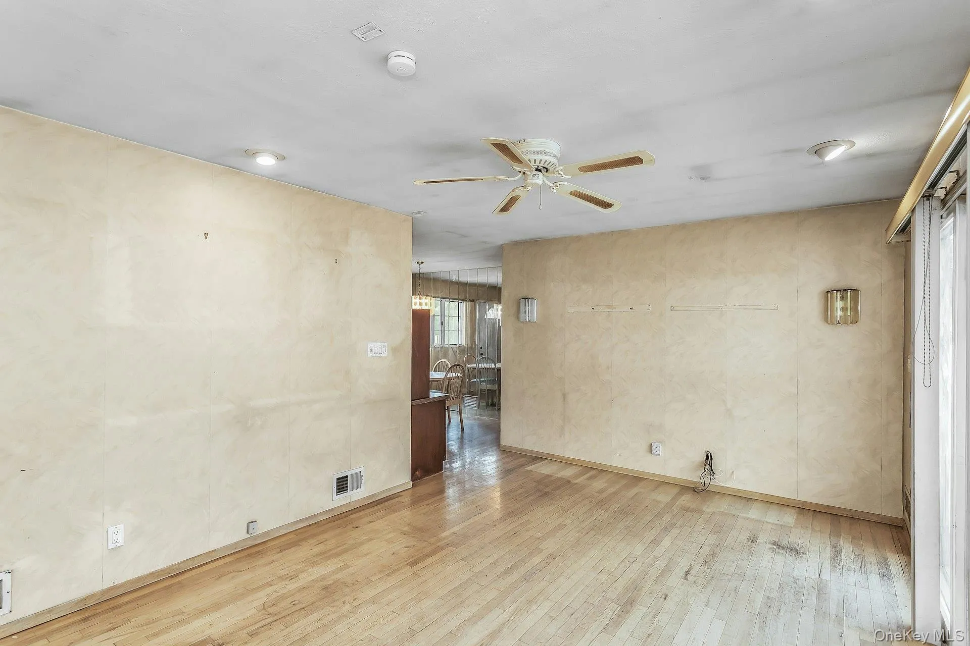 8 Gerhard Road, Oyster Bay, NY, 3 Bedrooms Bedrooms, 5 Rooms Rooms,2 BathroomsBathrooms,Residential,For Rent,Gerhard,0,1034073 8 Gerhard Road, Oyster Bay, NY, 3 Bedrooms Bedrooms, 5 Rooms Rooms,2 BathroomsBathrooms,Residential,For Rent,Gerhard,0,1034073