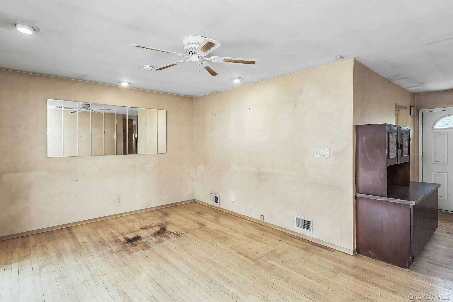8 Gerhard Road, Oyster Bay, NY, 3 Bedrooms Bedrooms, 5 Rooms Rooms,2 BathroomsBathrooms,Residential,For Rent,Gerhard,0,1034073 8 Gerhard Road, Oyster Bay, NY, 3 Bedrooms Bedrooms, 5 Rooms Rooms,2 BathroomsBathrooms,Residential,For Rent,Gerhard,0,1034073