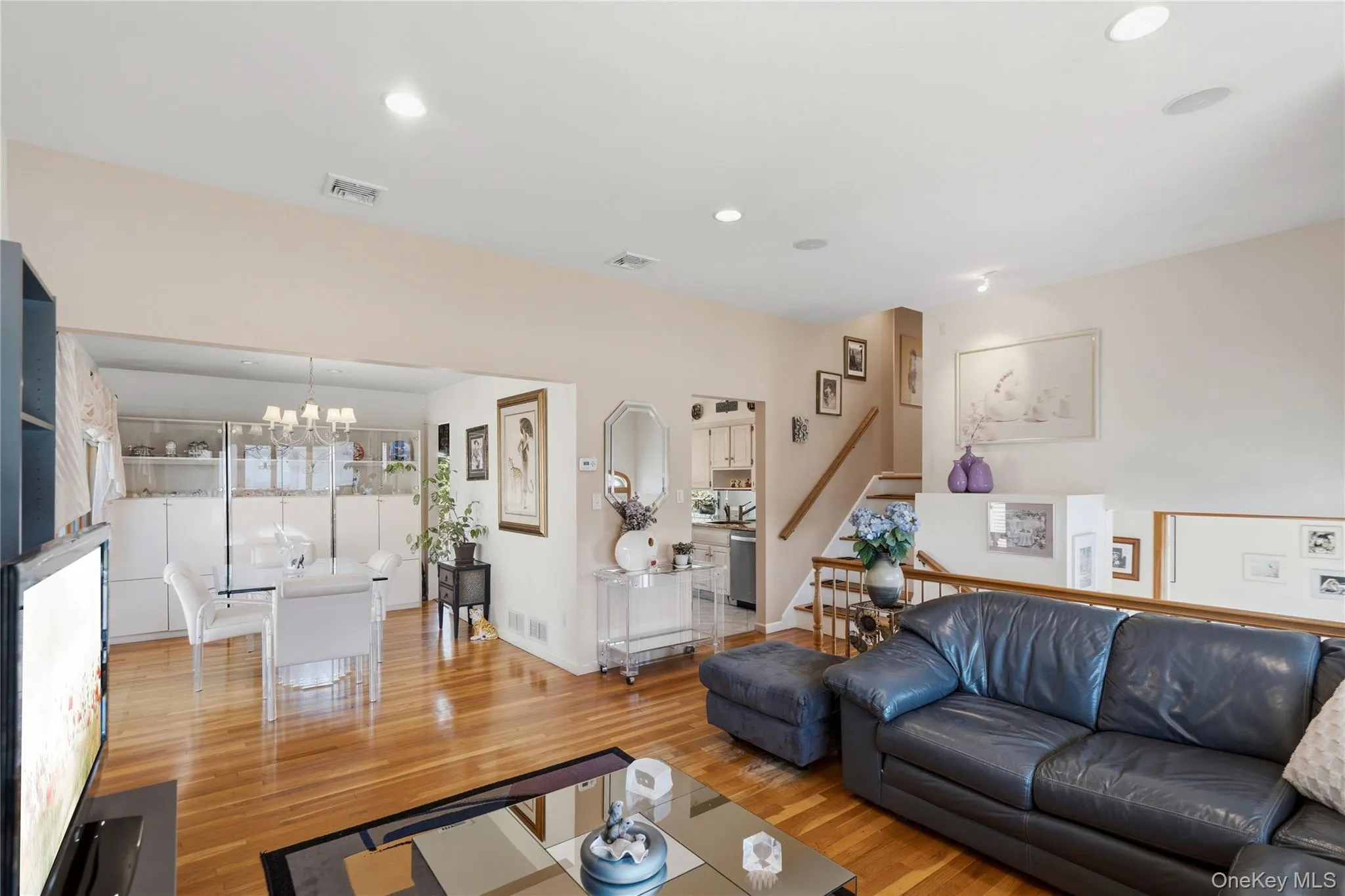 19 Jody Lane, Oyster Bay, NY, 3 Bedrooms Bedrooms, 8 Rooms Rooms,3 BathroomsBathrooms,Residential,For Rent,Jody,0,1034074 19 Jody Lane, Oyster Bay, NY, 3 Bedrooms Bedrooms, 8 Rooms Rooms,3 BathroomsBathrooms,Residential,For Rent,Jody,0,1034074