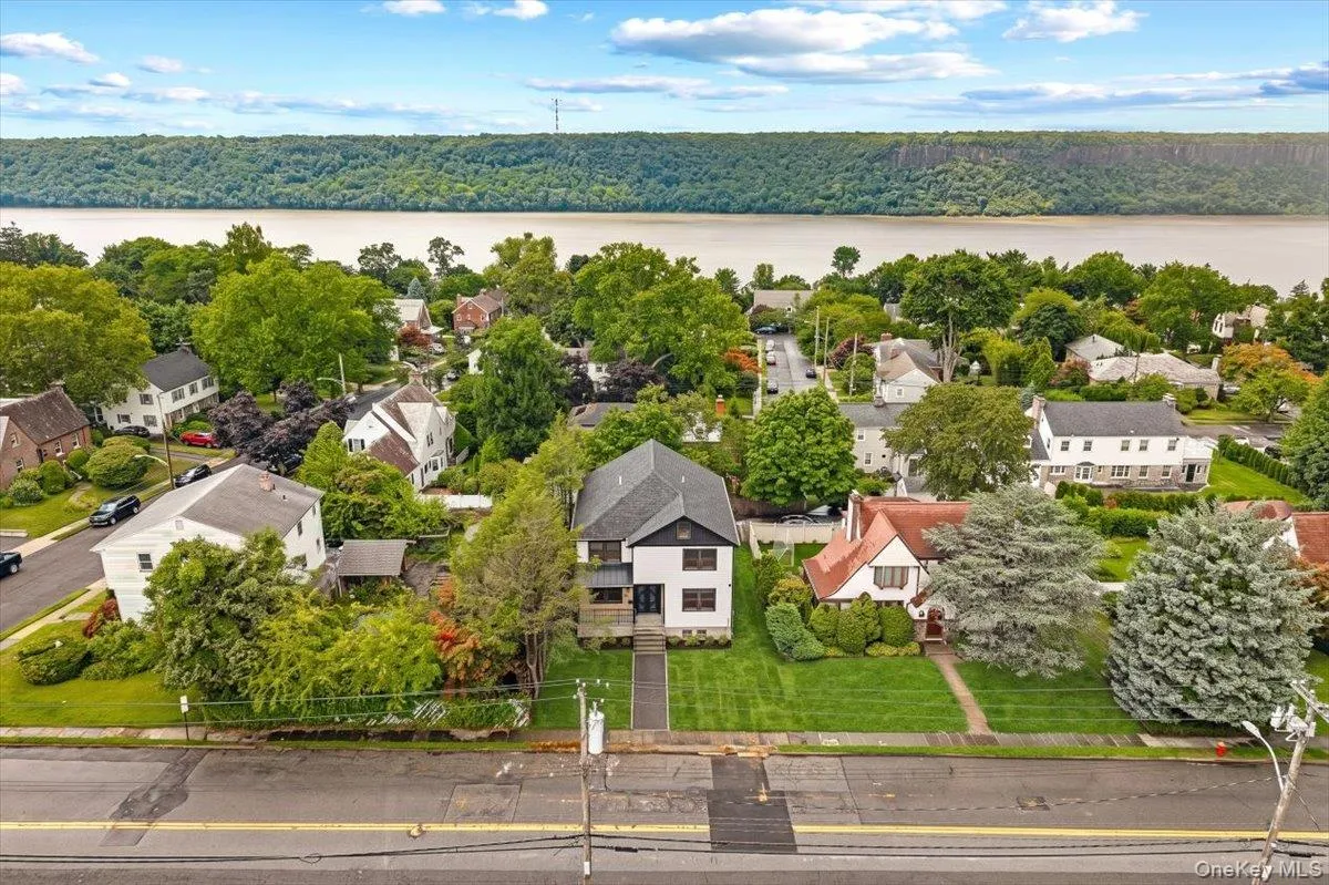631 Broadway, Yonkers, NY, 4 Bedrooms Bedrooms, 10 Rooms Rooms,4 BathroomsBathrooms,Residential,For Rent,Broadway,0,1034076 631 Broadway, Yonkers, NY, 4 Bedrooms Bedrooms, 10 Rooms Rooms,4 BathroomsBathrooms,Residential,For Rent,Broadway,0,1034076