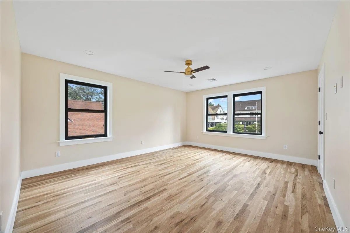 631 Broadway, Yonkers, NY, 4 Bedrooms Bedrooms, 10 Rooms Rooms,4 BathroomsBathrooms,Residential,For Rent,Broadway,0,1034076 631 Broadway, Yonkers, NY, 4 Bedrooms Bedrooms, 10 Rooms Rooms,4 BathroomsBathrooms,Residential,For Rent,Broadway,0,1034076