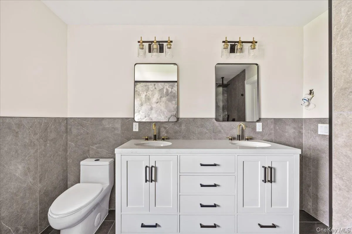631 Broadway, Yonkers, NY, 4 Bedrooms Bedrooms, 10 Rooms Rooms,4 BathroomsBathrooms,Residential,For Rent,Broadway,0,1034076 631 Broadway, Yonkers, NY, 4 Bedrooms Bedrooms, 10 Rooms Rooms,4 BathroomsBathrooms,Residential,For Rent,Broadway,0,1034076