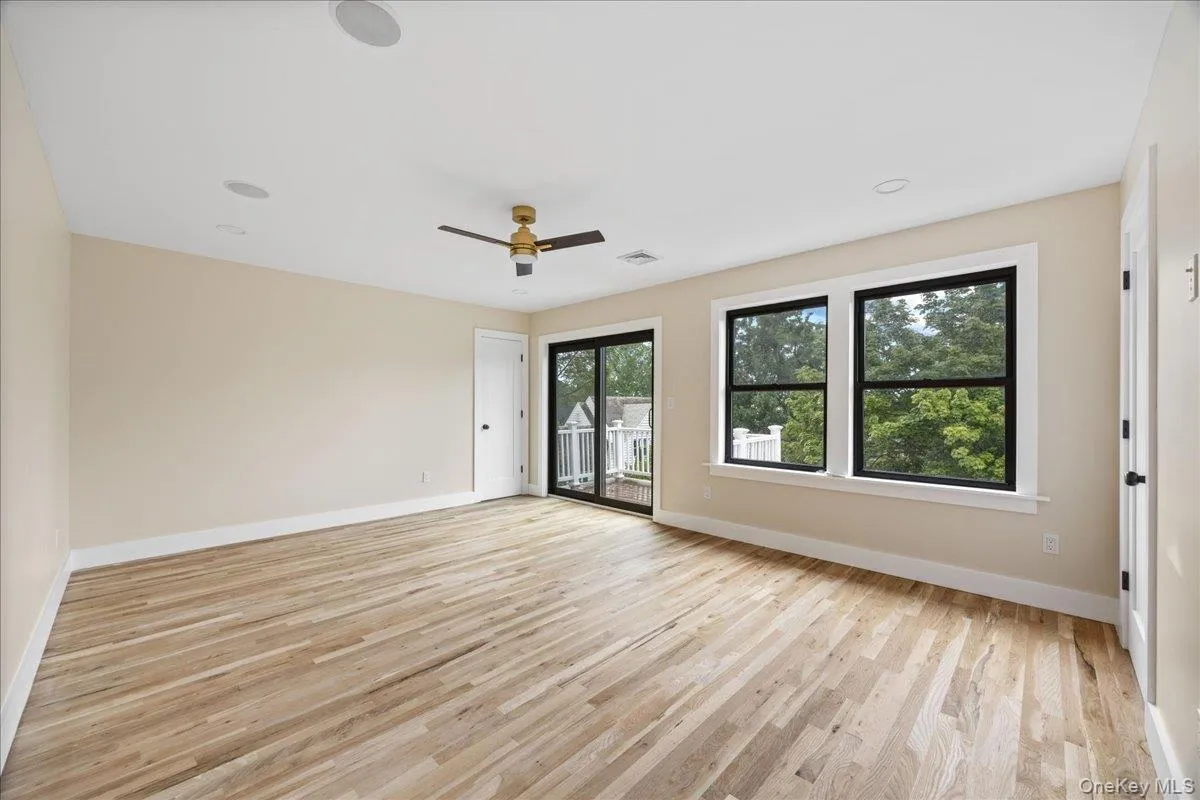 631 Broadway, Yonkers, NY, 4 Bedrooms Bedrooms, 10 Rooms Rooms,4 BathroomsBathrooms,Residential,For Rent,Broadway,0,1034076 631 Broadway, Yonkers, NY, 4 Bedrooms Bedrooms, 10 Rooms Rooms,4 BathroomsBathrooms,Residential,For Rent,Broadway,0,1034076