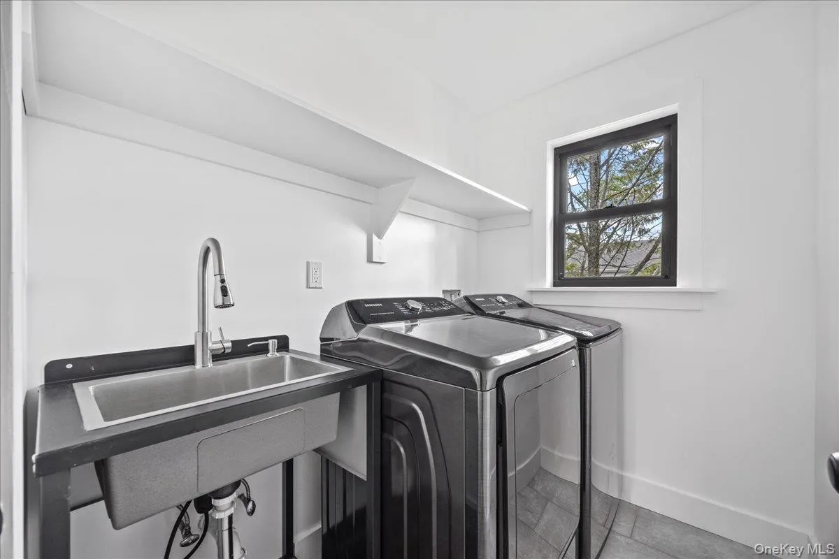 631 Broadway, Yonkers, NY, 4 Bedrooms Bedrooms, 10 Rooms Rooms,4 BathroomsBathrooms,Residential,For Rent,Broadway,0,1034076 631 Broadway, Yonkers, NY, 4 Bedrooms Bedrooms, 10 Rooms Rooms,4 BathroomsBathrooms,Residential,For Rent,Broadway,0,1034076