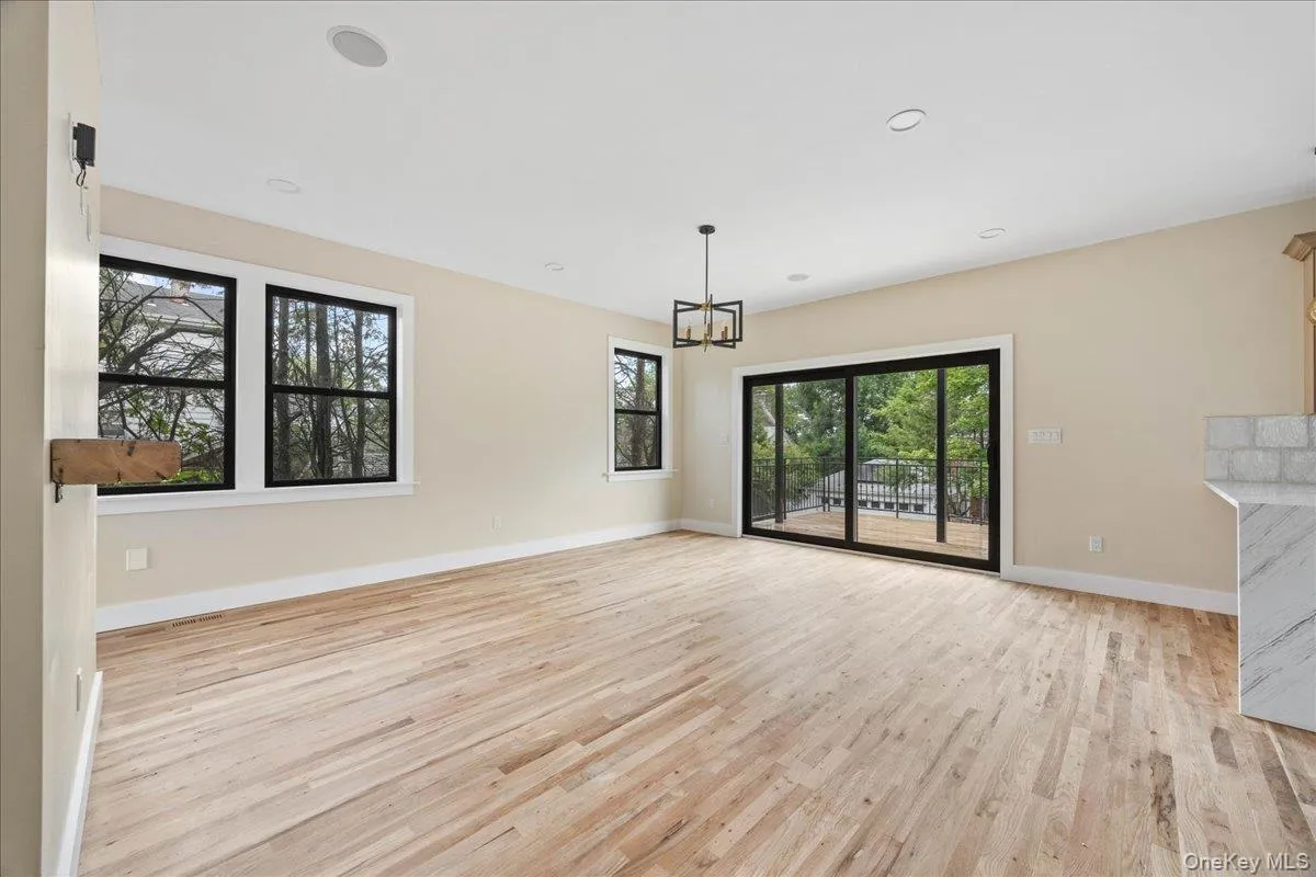 631 Broadway, Yonkers, NY, 4 Bedrooms Bedrooms, 10 Rooms Rooms,4 BathroomsBathrooms,Residential,For Rent,Broadway,0,1034076 631 Broadway, Yonkers, NY, 4 Bedrooms Bedrooms, 10 Rooms Rooms,4 BathroomsBathrooms,Residential,For Rent,Broadway,0,1034076