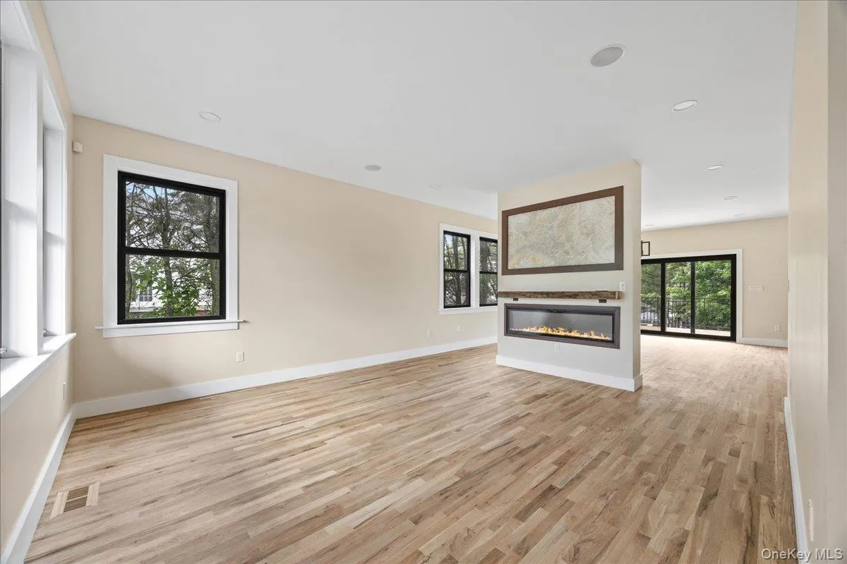 631 Broadway, Yonkers, NY, 4 Bedrooms Bedrooms, 10 Rooms Rooms,4 BathroomsBathrooms,Residential,For Rent,Broadway,0,1034076 631 Broadway, Yonkers, NY, 4 Bedrooms Bedrooms, 10 Rooms Rooms,4 BathroomsBathrooms,Residential,For Rent,Broadway,0,1034076