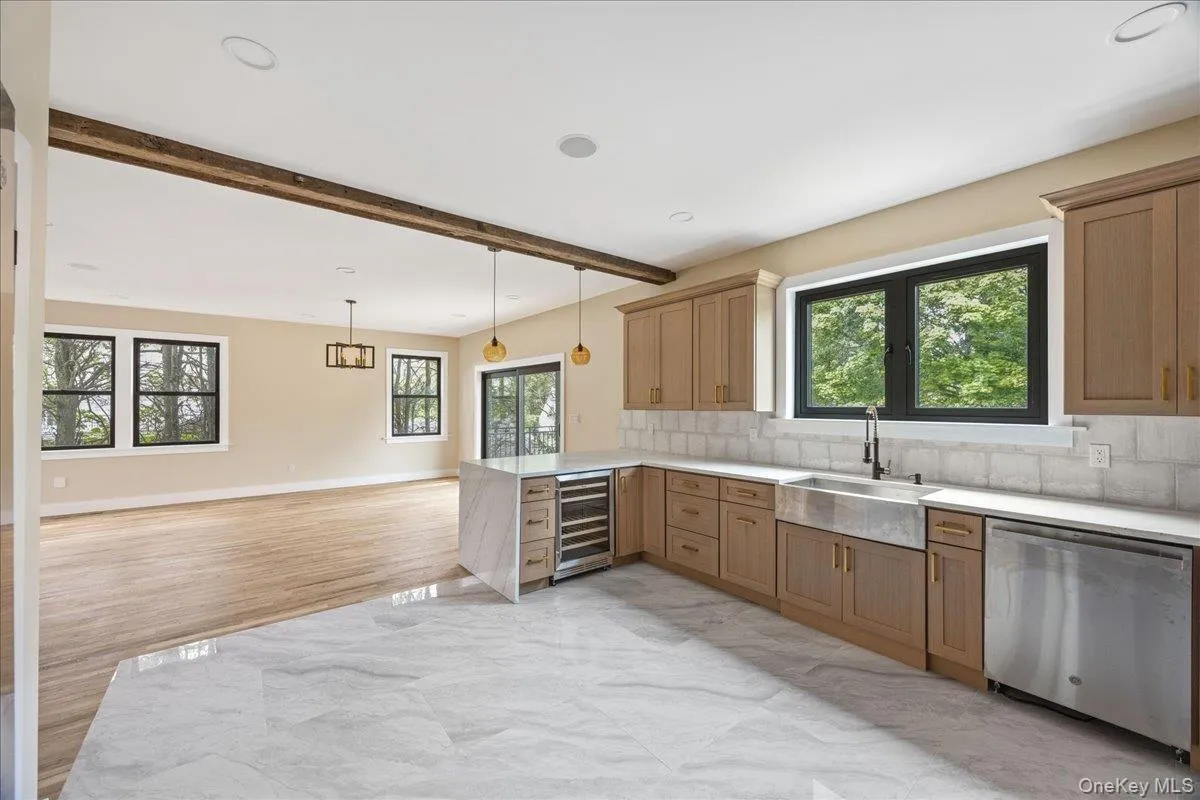 631 Broadway, Yonkers, NY, 4 Bedrooms Bedrooms, 10 Rooms Rooms,4 BathroomsBathrooms,Residential,For Rent,Broadway,0,1034076 631 Broadway, Yonkers, NY, 4 Bedrooms Bedrooms, 10 Rooms Rooms,4 BathroomsBathrooms,Residential,For Rent,Broadway,0,1034076