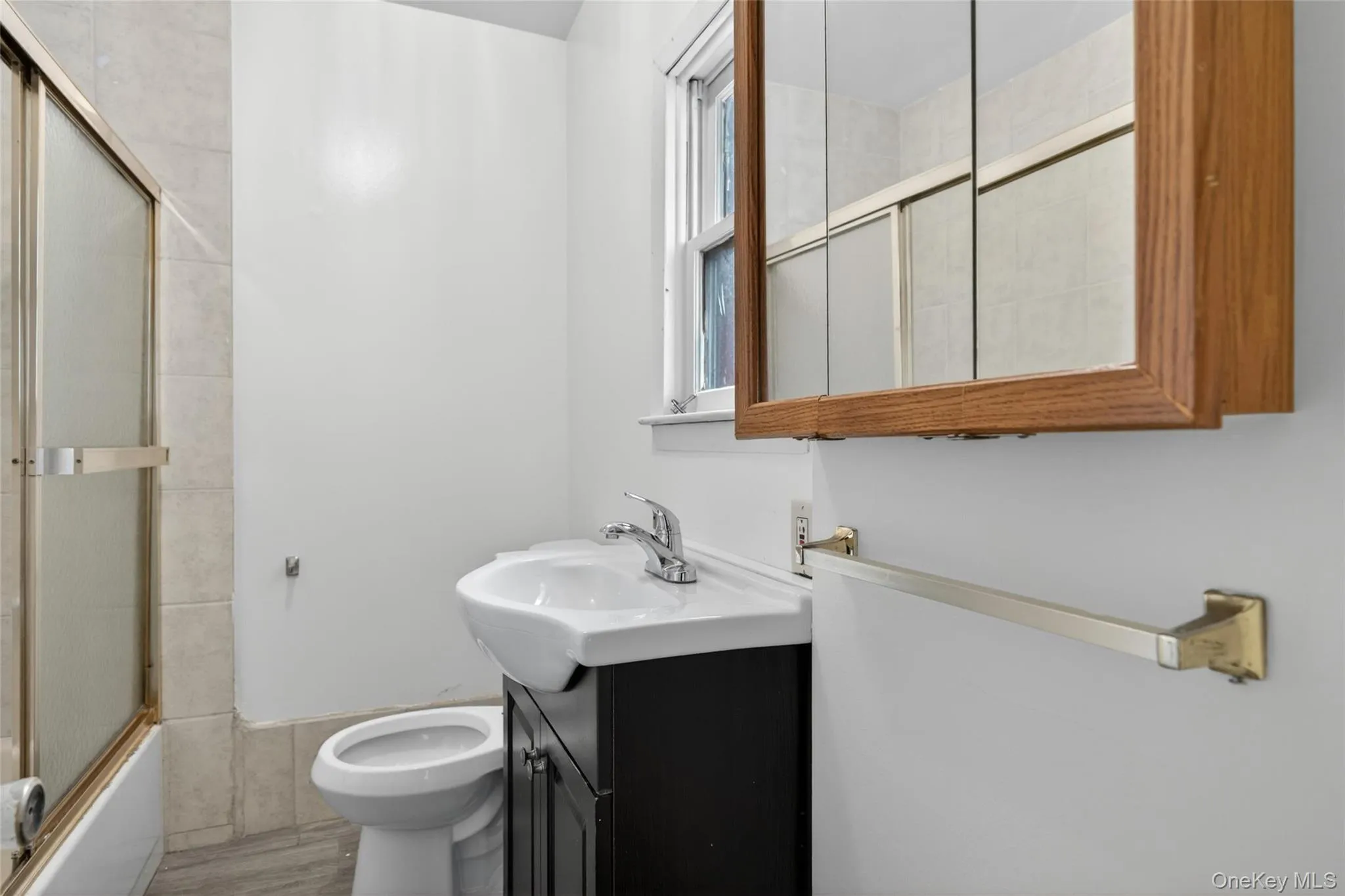 41 Rock Ridge Avenue, Thompson, NY, 2 Bedrooms Bedrooms, 5 Rooms Rooms,1 BathroomBathrooms,Residential Lease,For Rent,Rock Ridge,0,1034081 41 Rock Ridge Avenue, Thompson, NY, 2 Bedrooms Bedrooms, 5 Rooms Rooms,1 BathroomBathrooms,Residential Lease,For Rent,Rock Ridge,0,1034081