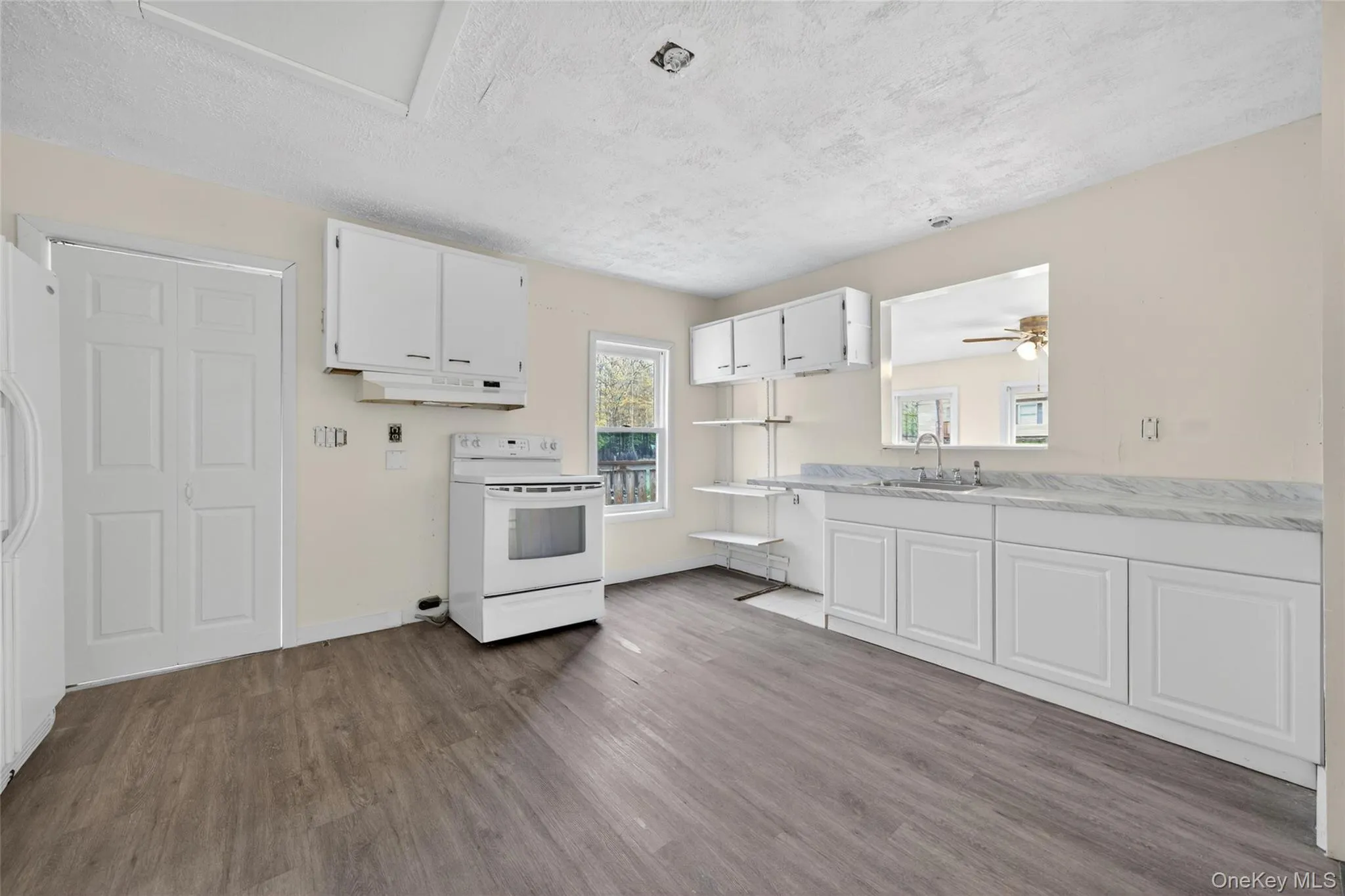 41 Rock Ridge Avenue, Thompson, NY, 2 Bedrooms Bedrooms, 5 Rooms Rooms,1 BathroomBathrooms,Residential Lease,For Rent,Rock Ridge,0,1034081 41 Rock Ridge Avenue, Thompson, NY, 2 Bedrooms Bedrooms, 5 Rooms Rooms,1 BathroomBathrooms,Residential Lease,For Rent,Rock Ridge,0,1034081