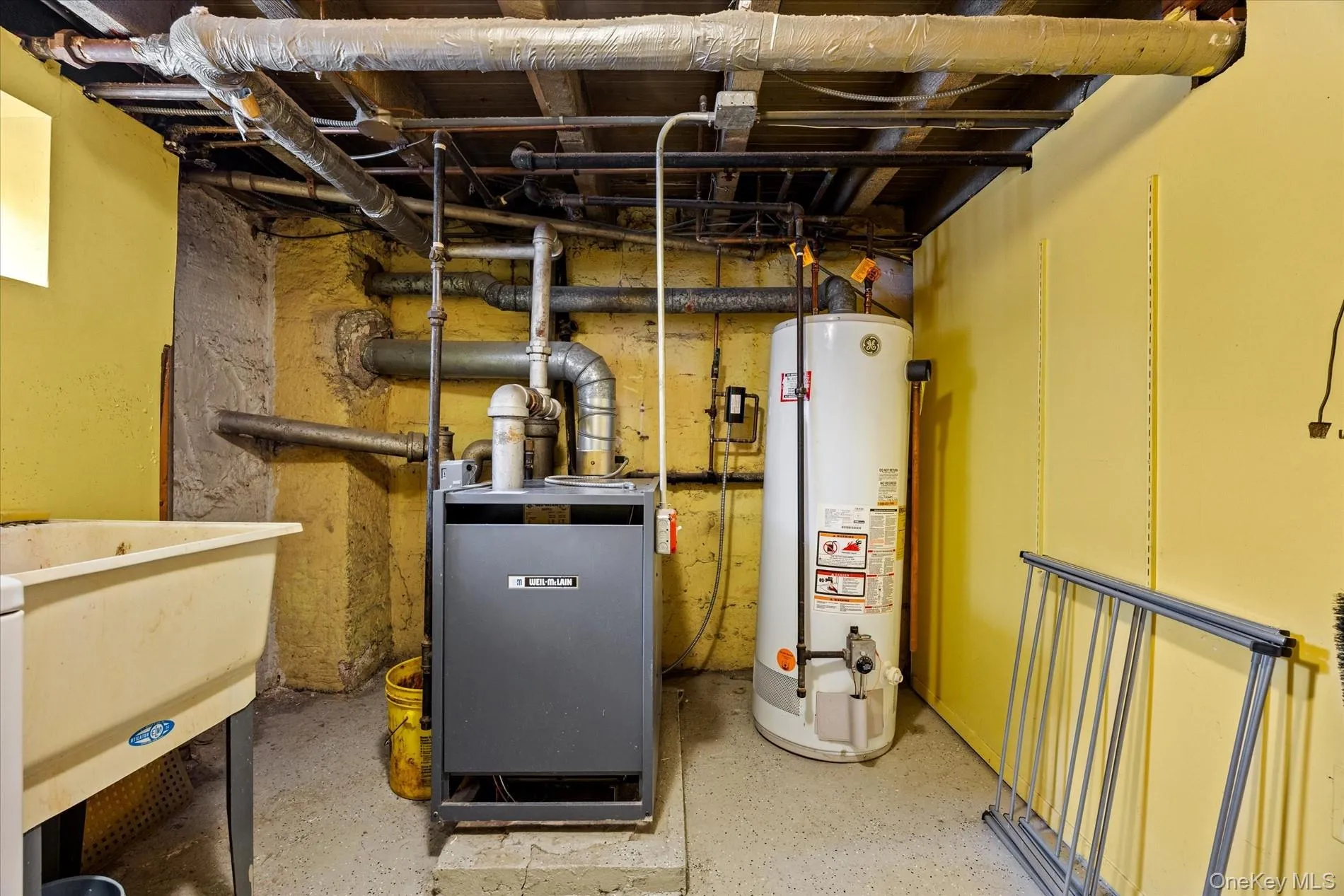 132-33 83rd Street, New York, NY, 3 Bedrooms Bedrooms, 6 Rooms Rooms,1 BathroomBathrooms,Residential,For Rent,83rd,0,1034088 132-33 83rd Street, New York, NY, 3 Bedrooms Bedrooms, 6 Rooms Rooms,1 BathroomBathrooms,Residential,For Rent,83rd,0,1034088