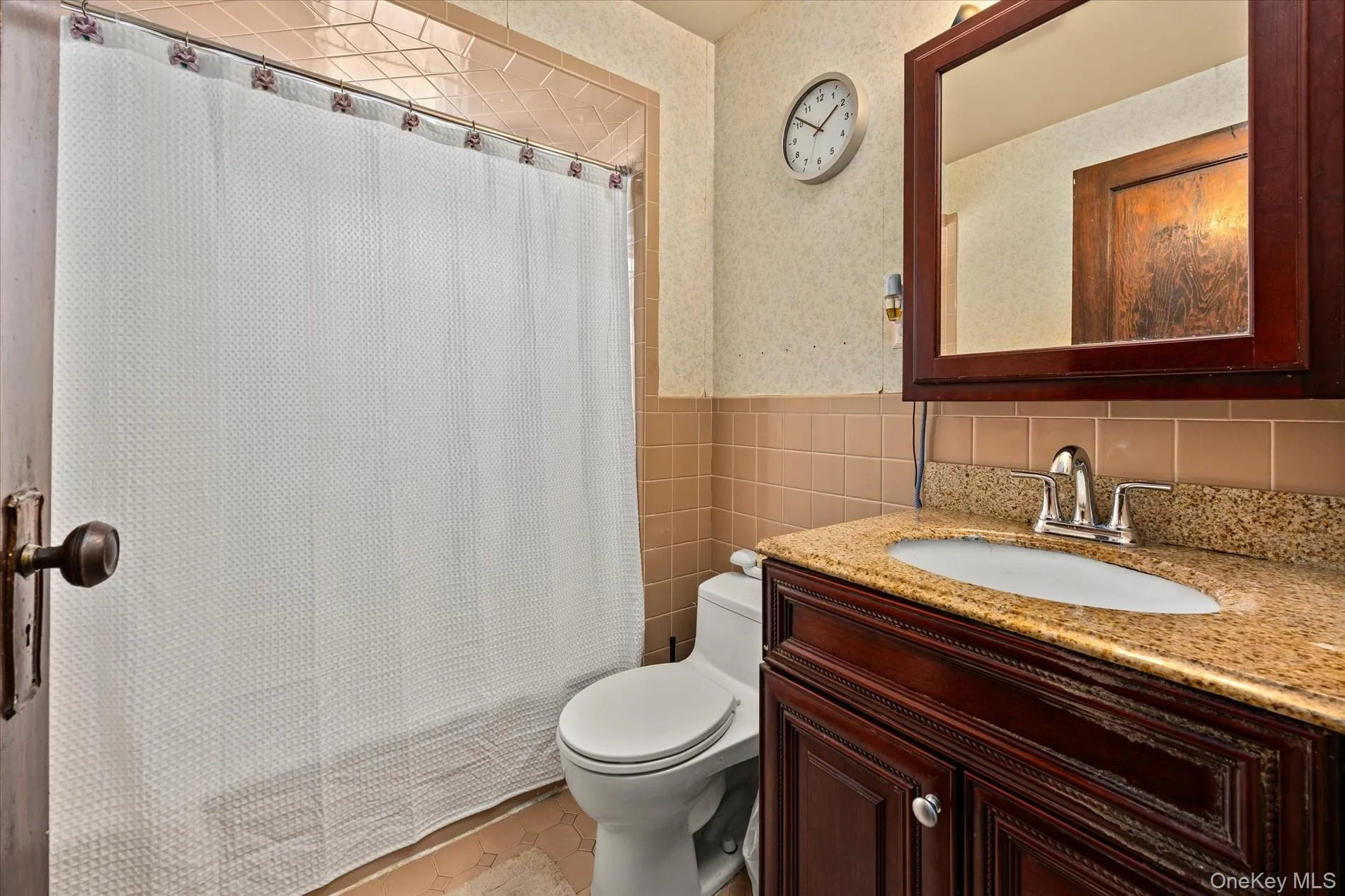 132-33 83rd Street, New York, NY, 3 Bedrooms Bedrooms, 6 Rooms Rooms,1 BathroomBathrooms,Residential,For Rent,83rd,0,1034088 132-33 83rd Street, New York, NY, 3 Bedrooms Bedrooms, 6 Rooms Rooms,1 BathroomBathrooms,Residential,For Rent,83rd,0,1034088