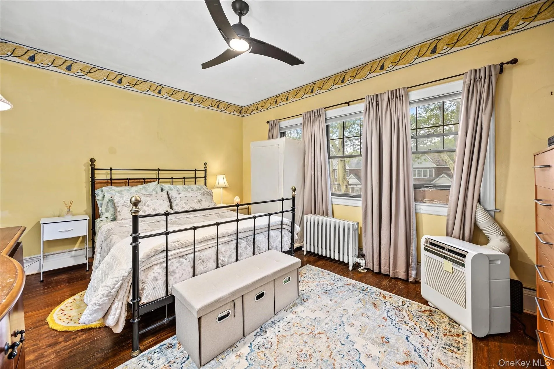132-33 83rd Street, New York, NY, 3 Bedrooms Bedrooms, 6 Rooms Rooms,1 BathroomBathrooms,Residential,For Rent,83rd,0,1034088 132-33 83rd Street, New York, NY, 3 Bedrooms Bedrooms, 6 Rooms Rooms,1 BathroomBathrooms,Residential,For Rent,83rd,0,1034088