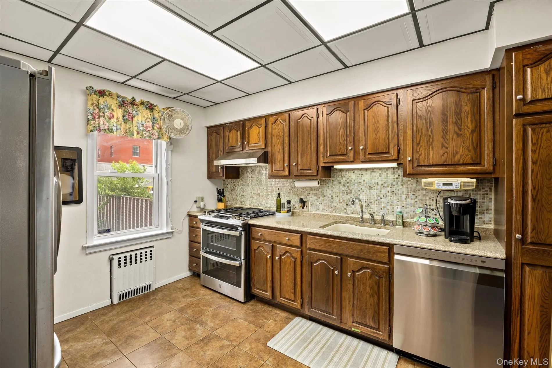 132-33 83rd Street, New York, NY, 3 Bedrooms Bedrooms, 6 Rooms Rooms,1 BathroomBathrooms,Residential,For Rent,83rd,0,1034088 132-33 83rd Street, New York, NY, 3 Bedrooms Bedrooms, 6 Rooms Rooms,1 BathroomBathrooms,Residential,For Rent,83rd,0,1034088